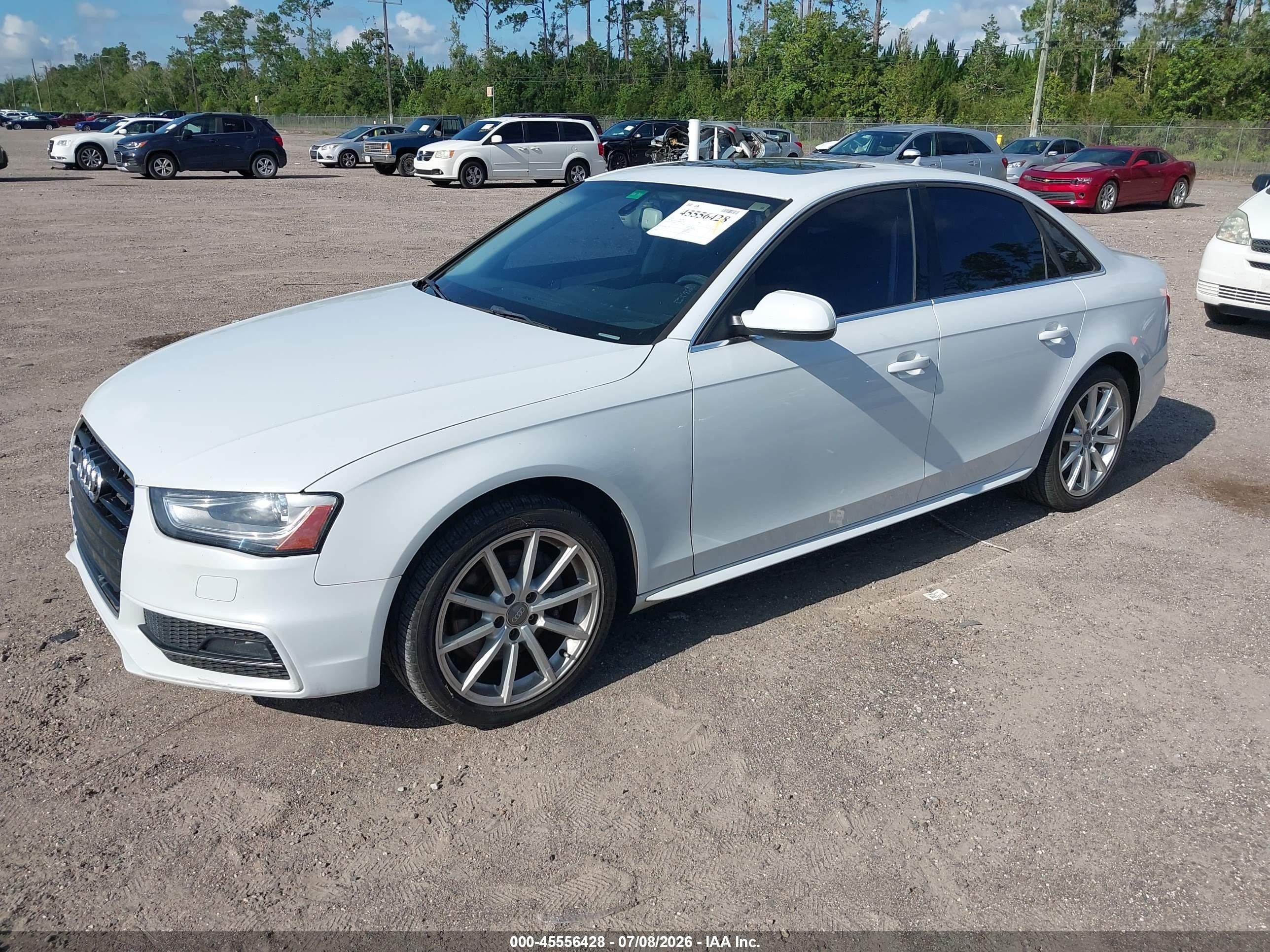 2014 Audi A4 2.0t Premium Белый vin: WAUFFAFL9EN031139