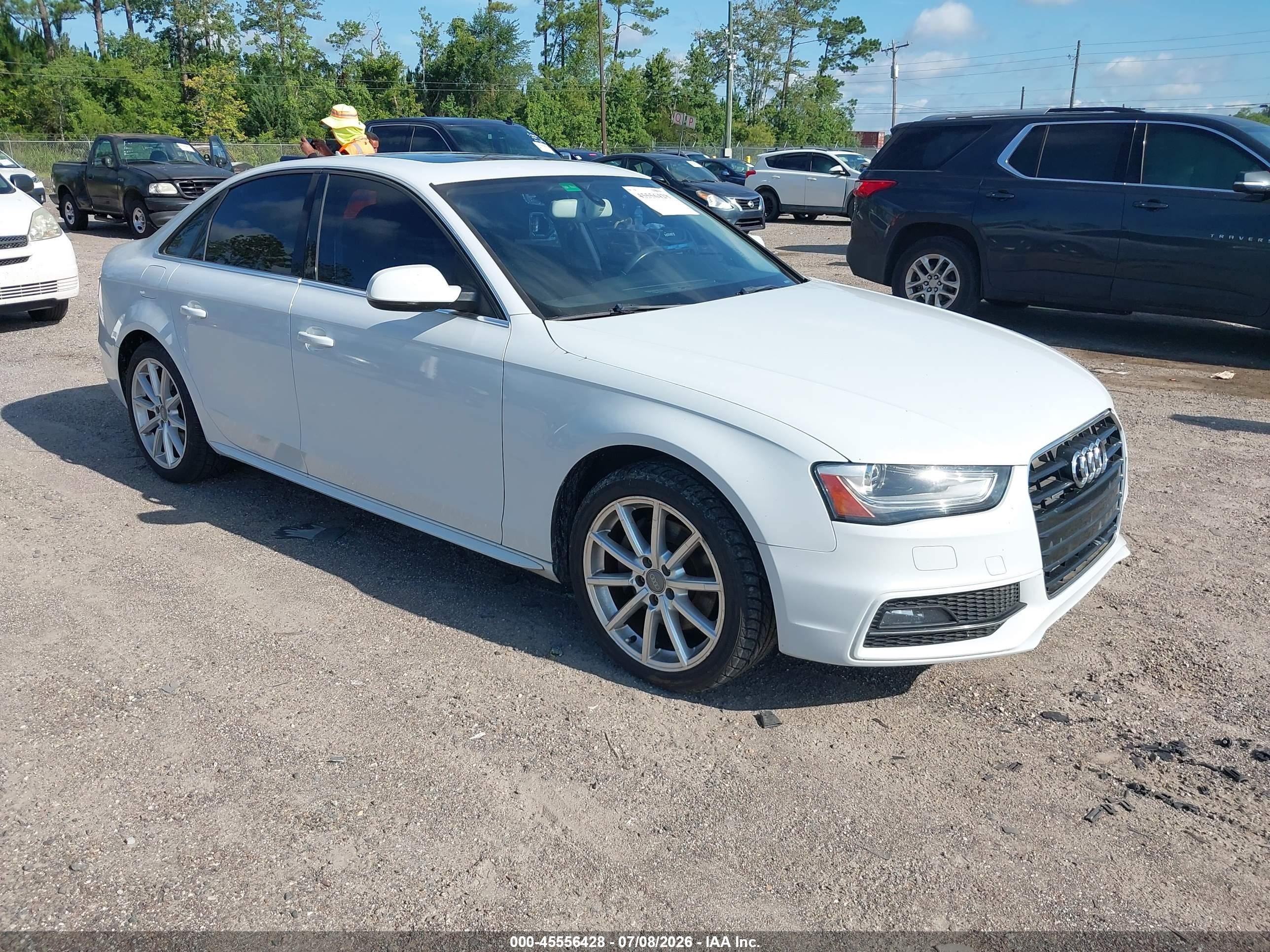 2014 Audi A4 2.0t Premium Белый vin: WAUFFAFL9EN031139