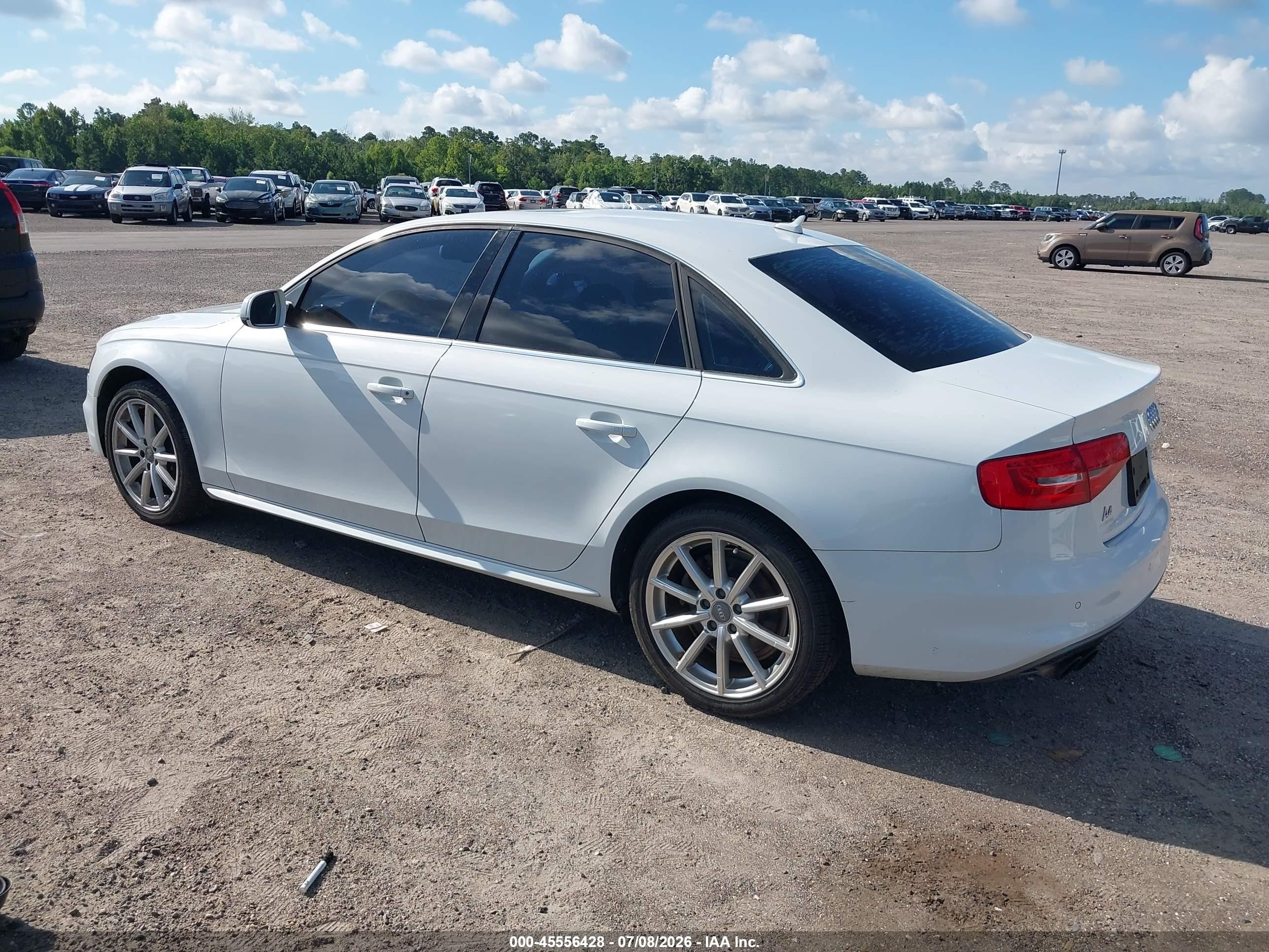 2014 Audi A4 2.0t Premium Белый vin: WAUFFAFL9EN031139
