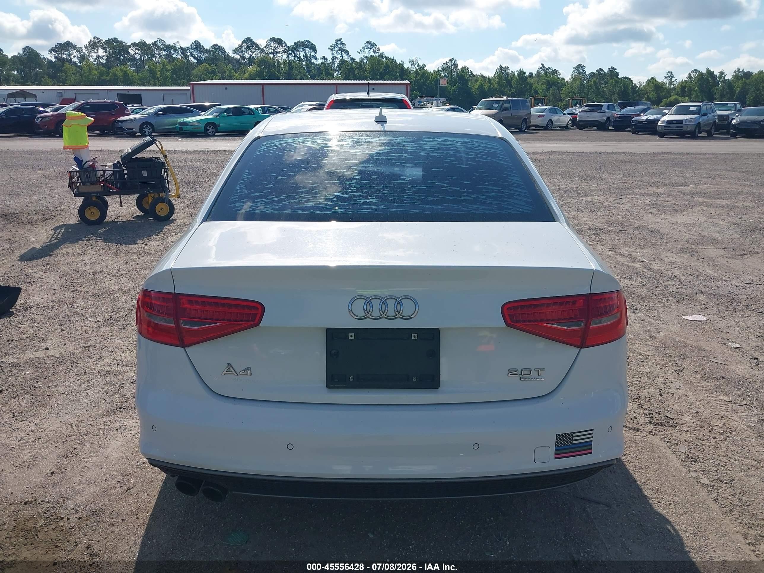 2014 Audi A4 2.0t Premium Белый vin: WAUFFAFL9EN031139