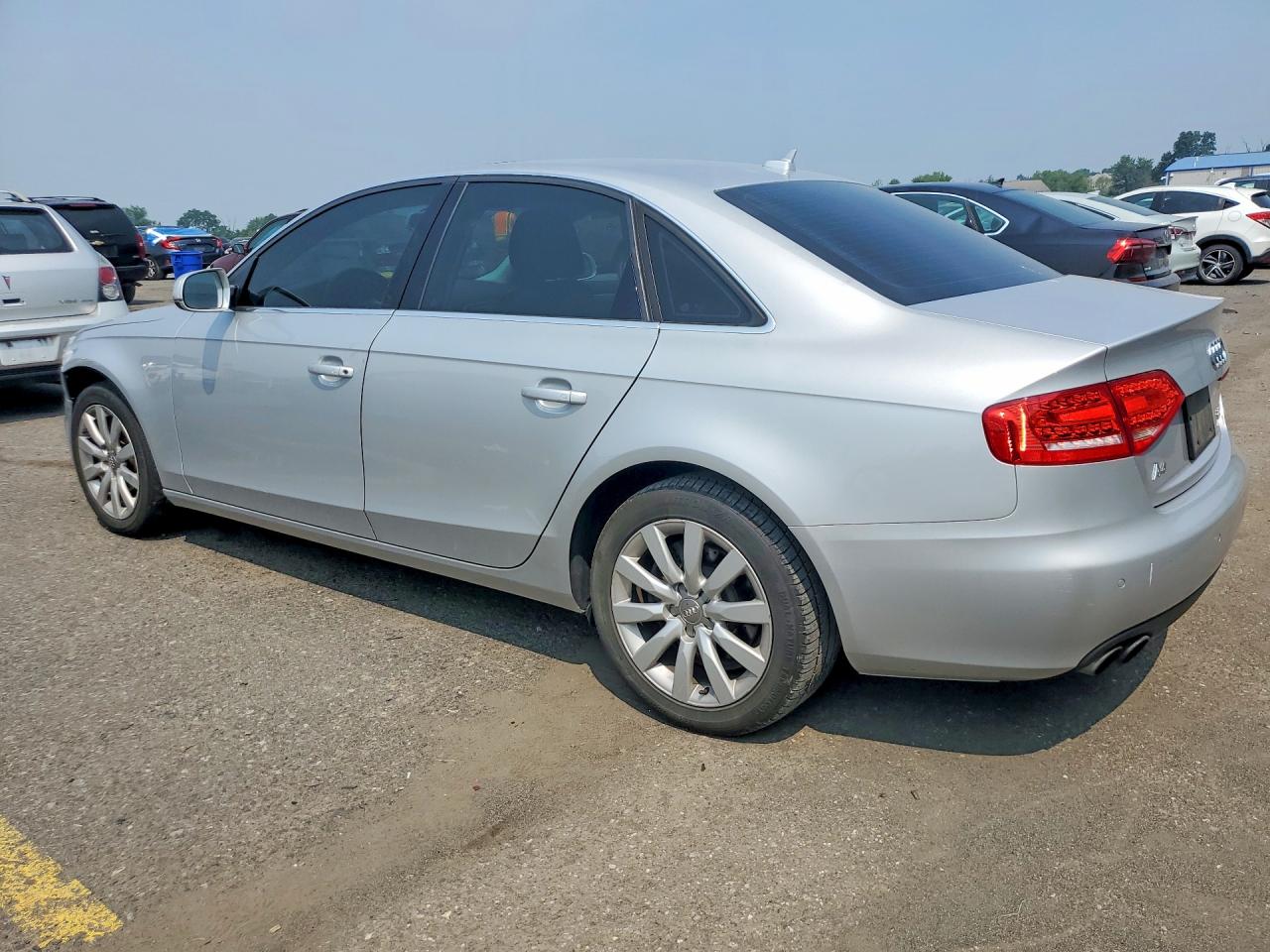 2011 Audi A4 Premium Plus Silver vin: WAUFFAFLXBN041738
