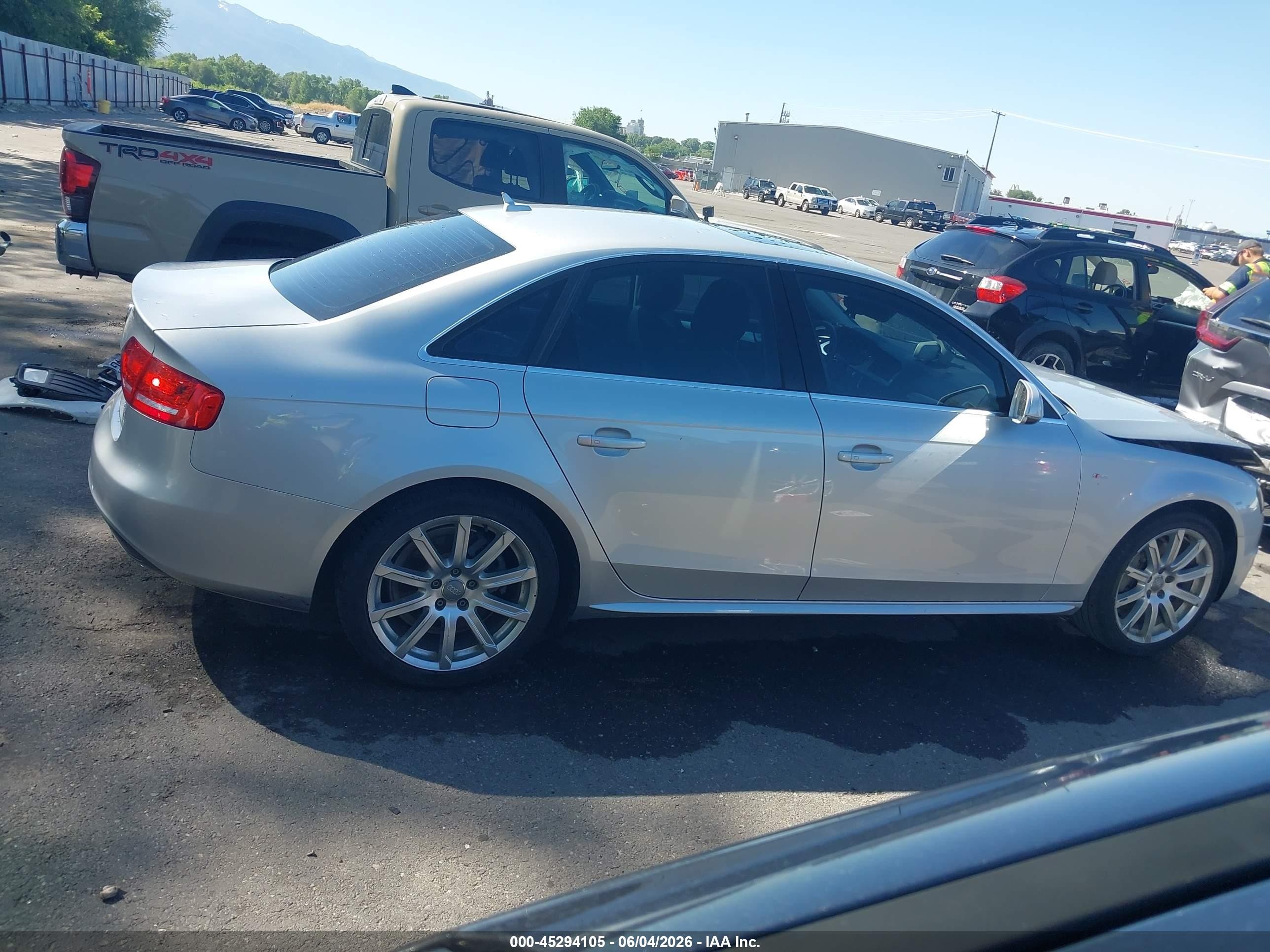 2012 Audi A4 2.0t Premium Silver vin: WAUFFAFLXCA119038