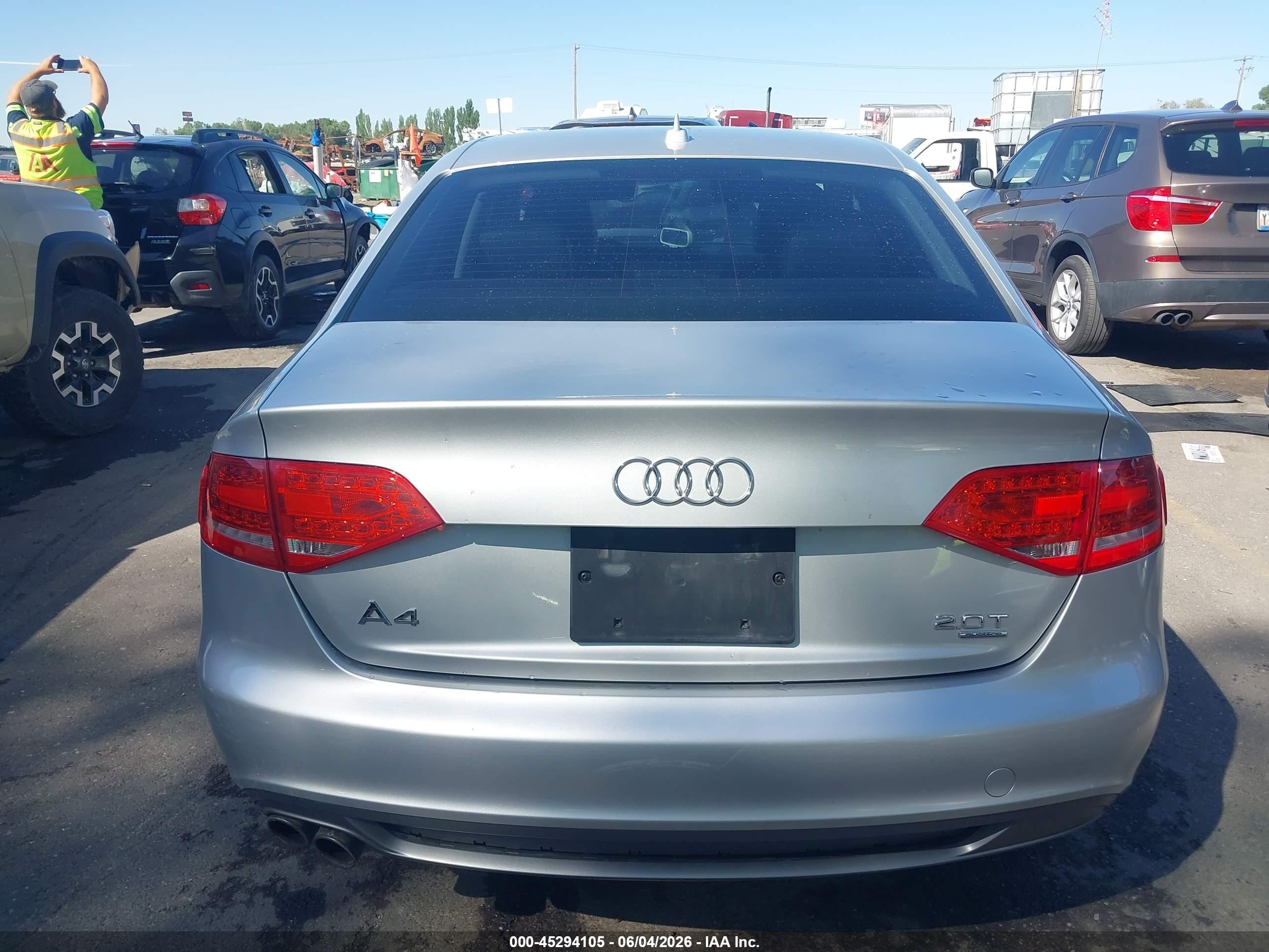 2012 Audi A4 2.0t Premium Silver vin: WAUFFAFLXCA119038