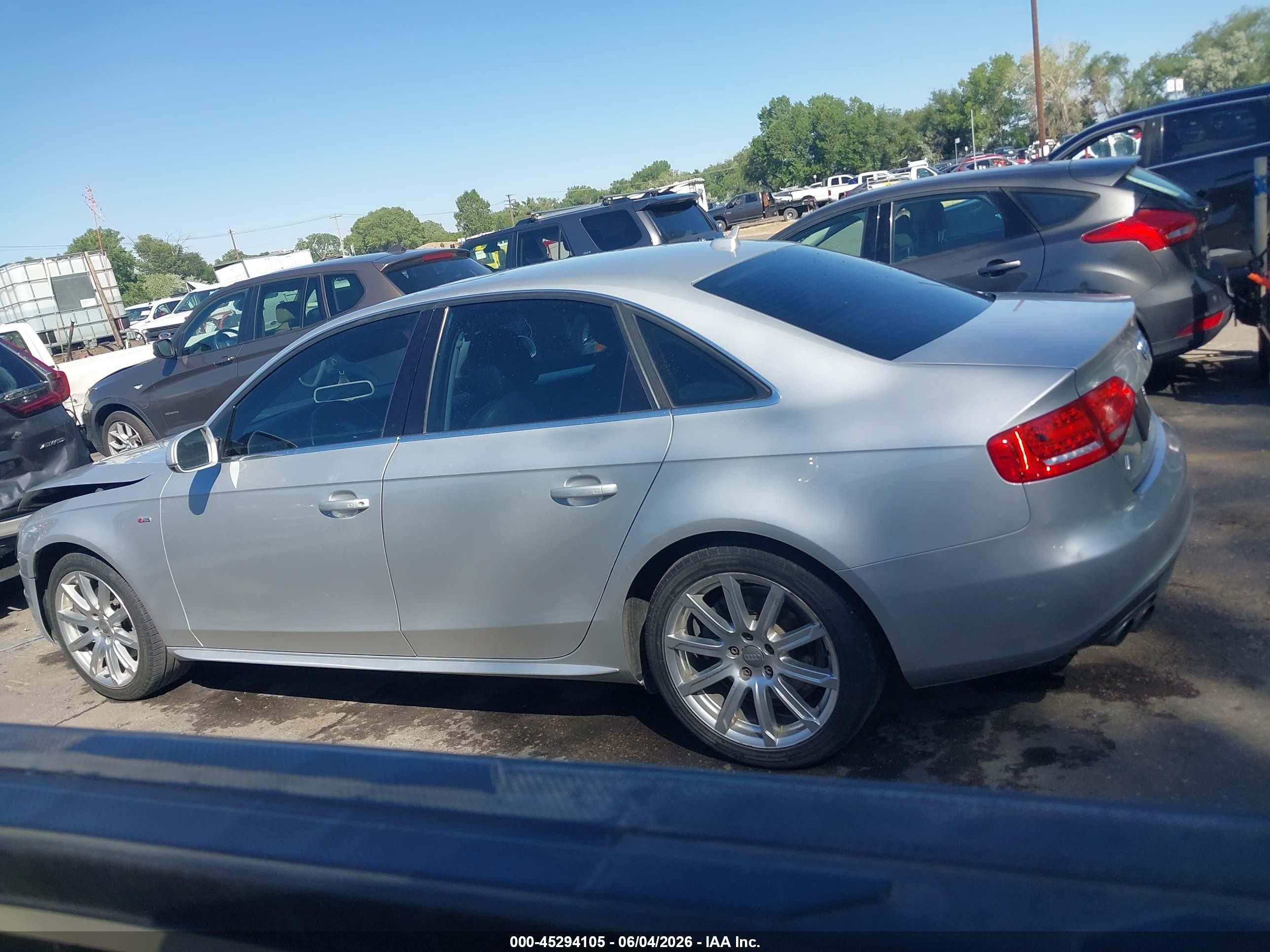 2012 Audi A4 2.0t Premium Silver vin: WAUFFAFLXCA119038
