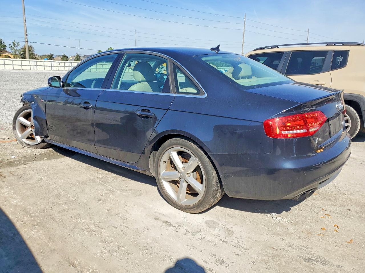 2012 Audi A4 Premium Plus Blue vin: WAUFFAFLXCN016677