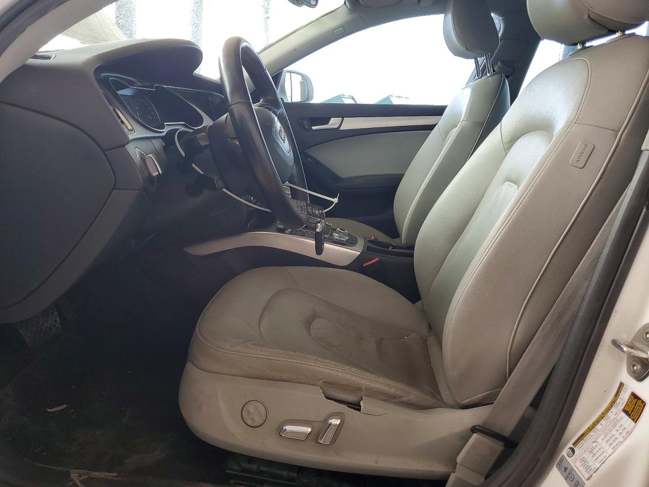 2013 Audi A4 Premium Plus White vin: WAUFFAFLXDA119719
