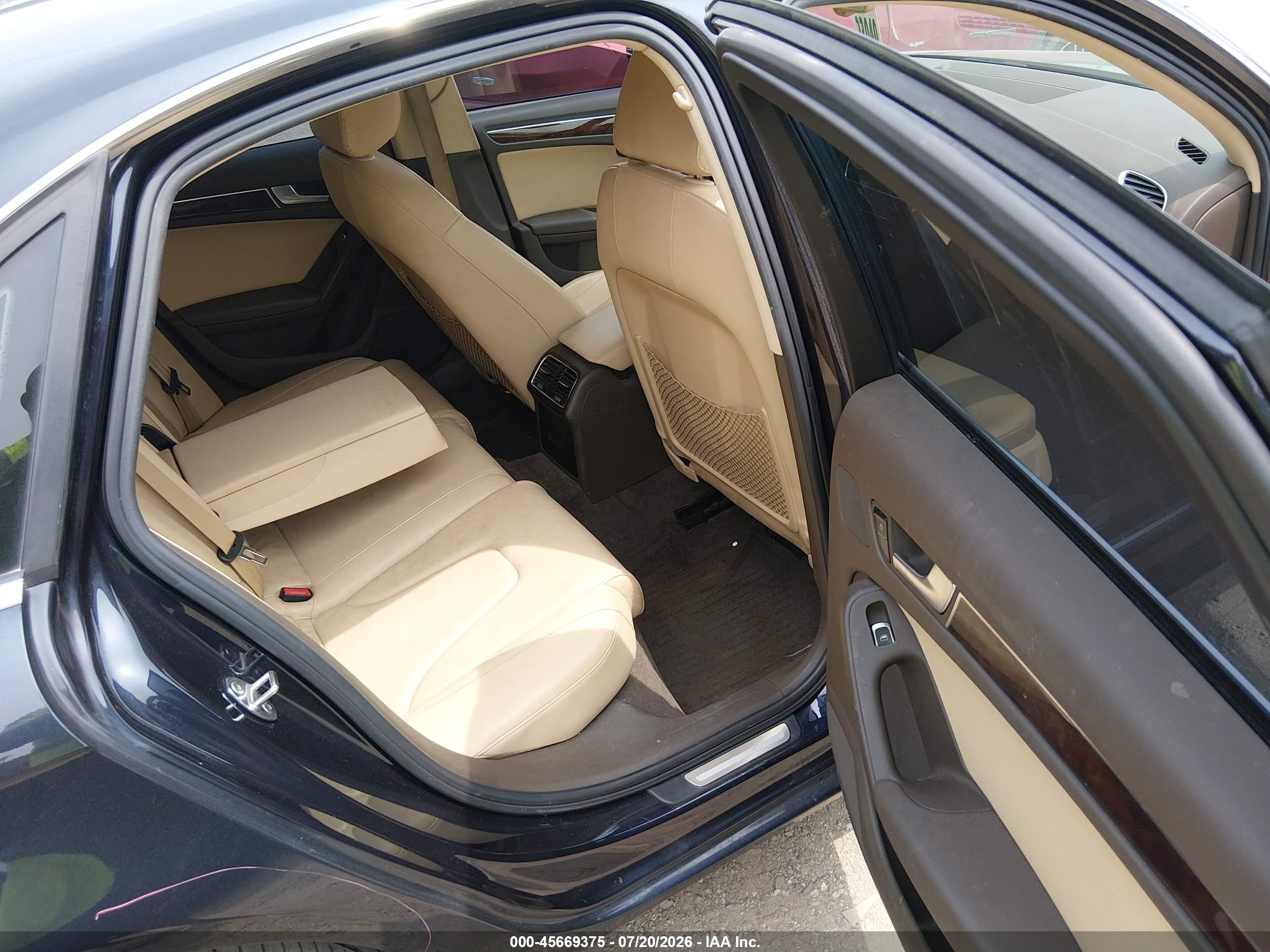 2013 Audi A4 2.0t Premium Blue vin: WAUFFAFLXDN012839