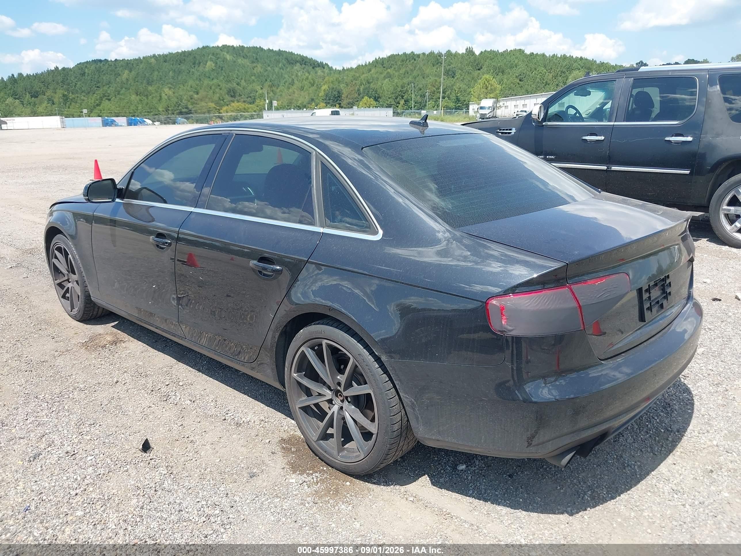 2013 Audi A4 2.0t Premium Black vin: WAUFFAFLXDN028961