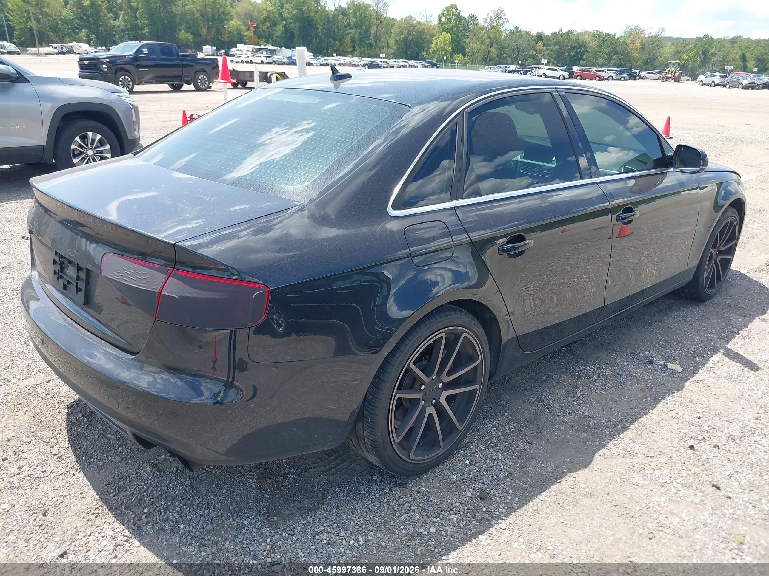 2013 Audi A4 2.0t Premium Black vin: WAUFFAFLXDN028961