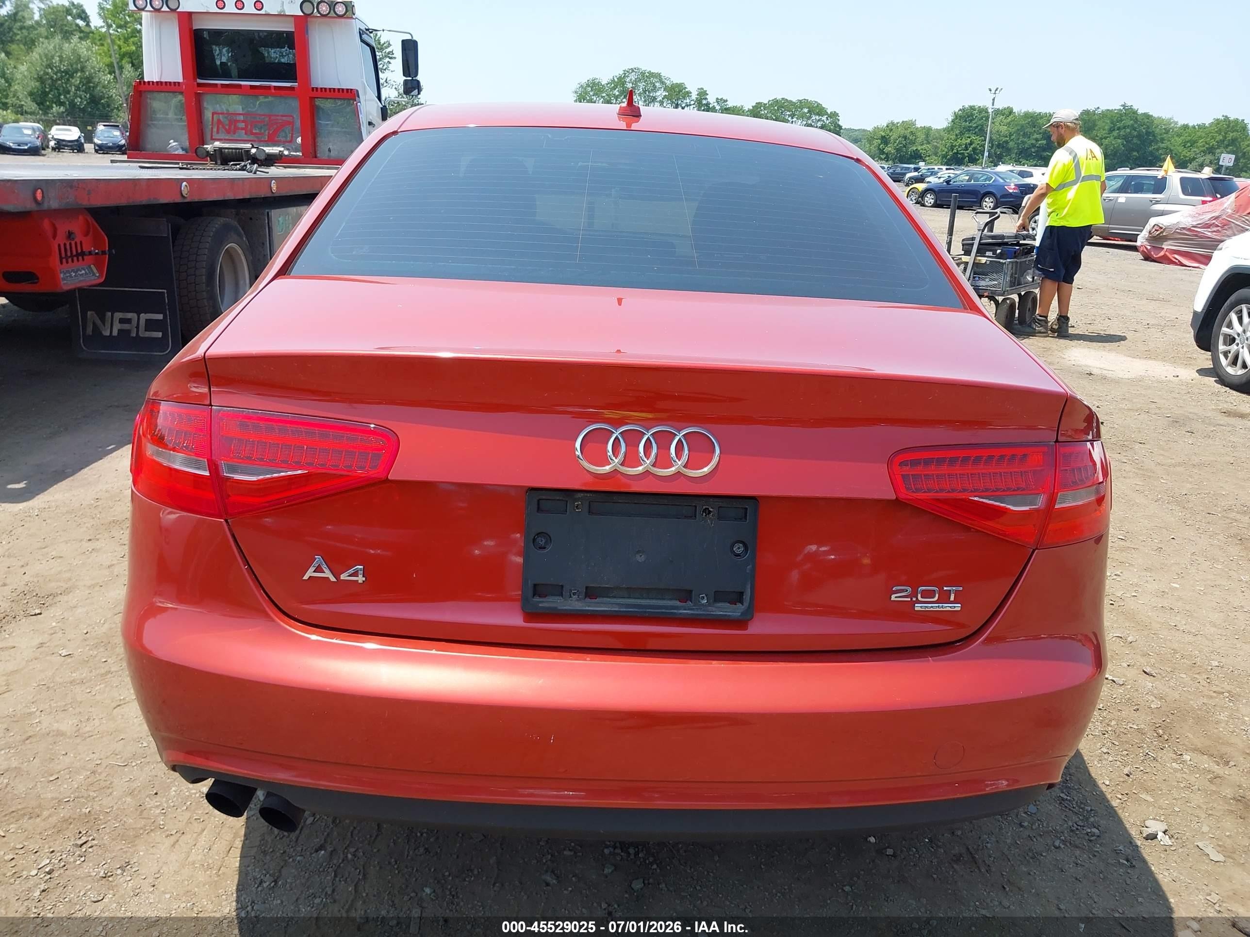 2013 Audi A4 2.0t Premium Красный vin: WAUFFAFLXDN044089