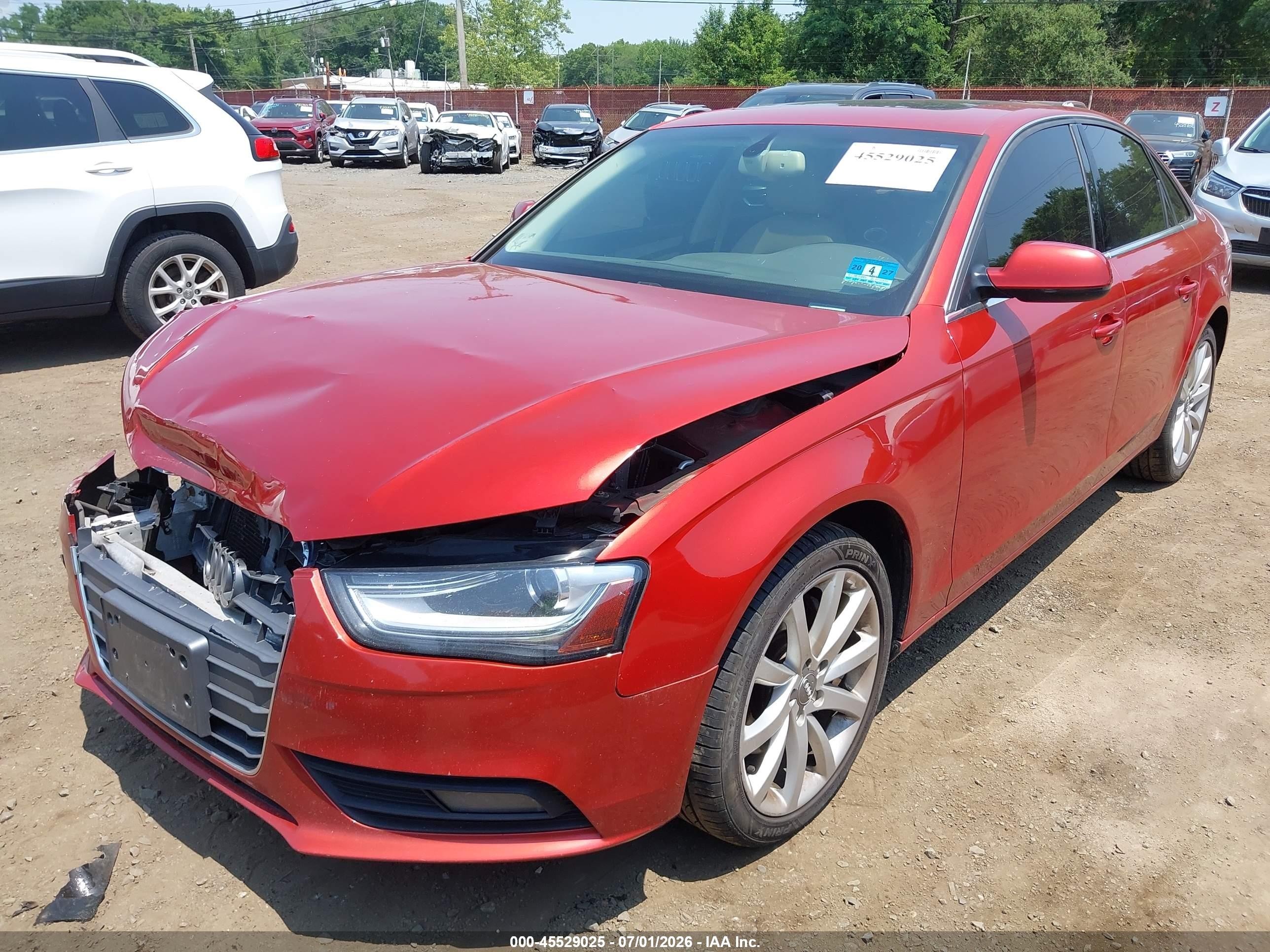 2013 Audi A4 2.0t Premium Красный vin: WAUFFAFLXDN044089