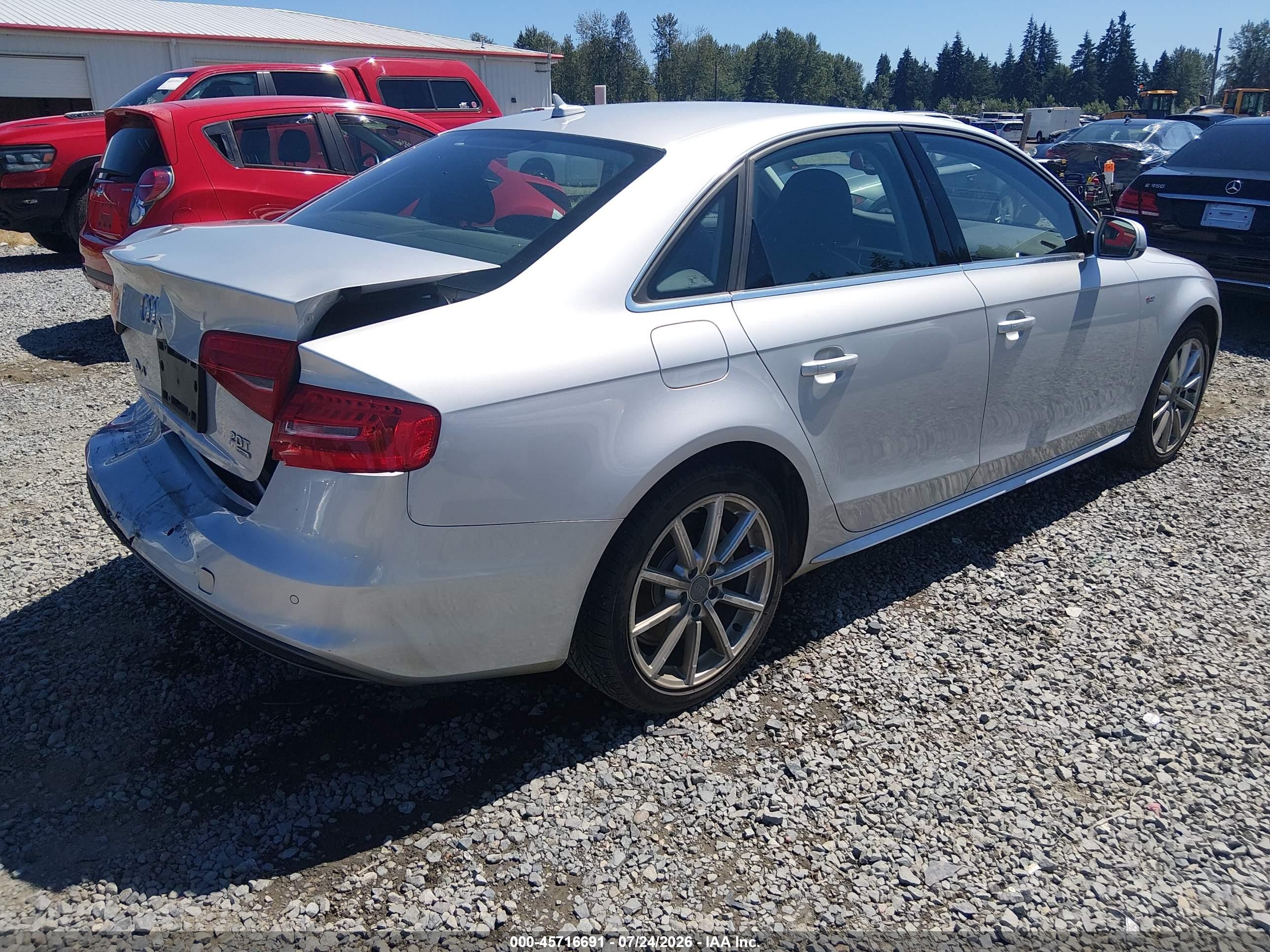 2014 Audi A4 2.0t Premium Серебряный vin: WAUFFAFLXEN020750