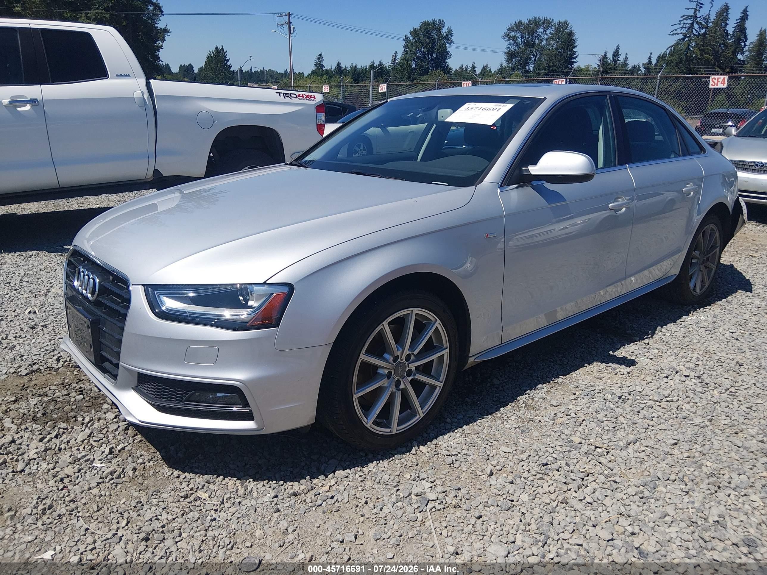 2014 Audi A4 2.0t Premium Серебряный vin: WAUFFAFLXEN020750