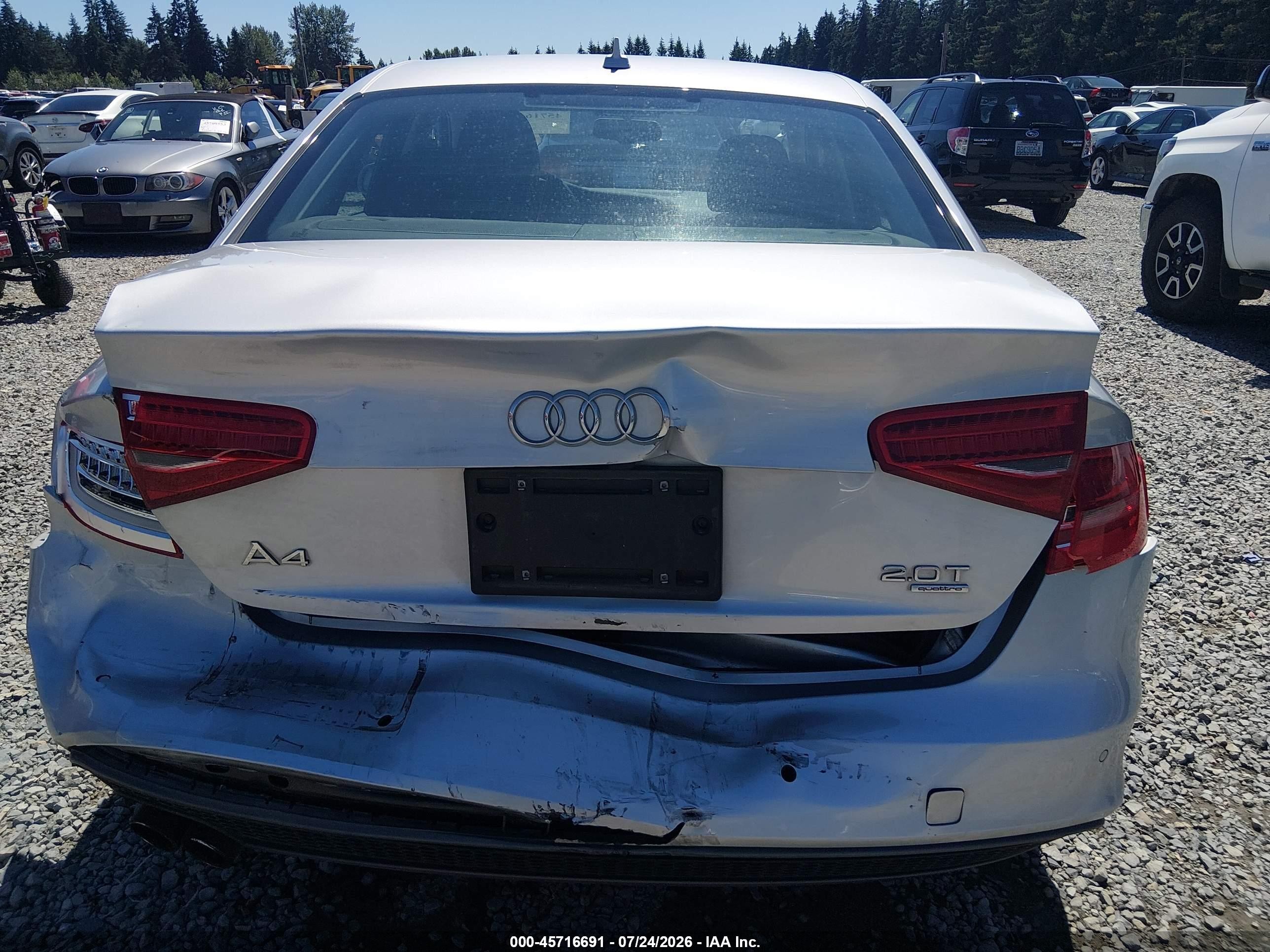 2014 Audi A4 2.0t Premium Серебряный vin: WAUFFAFLXEN020750