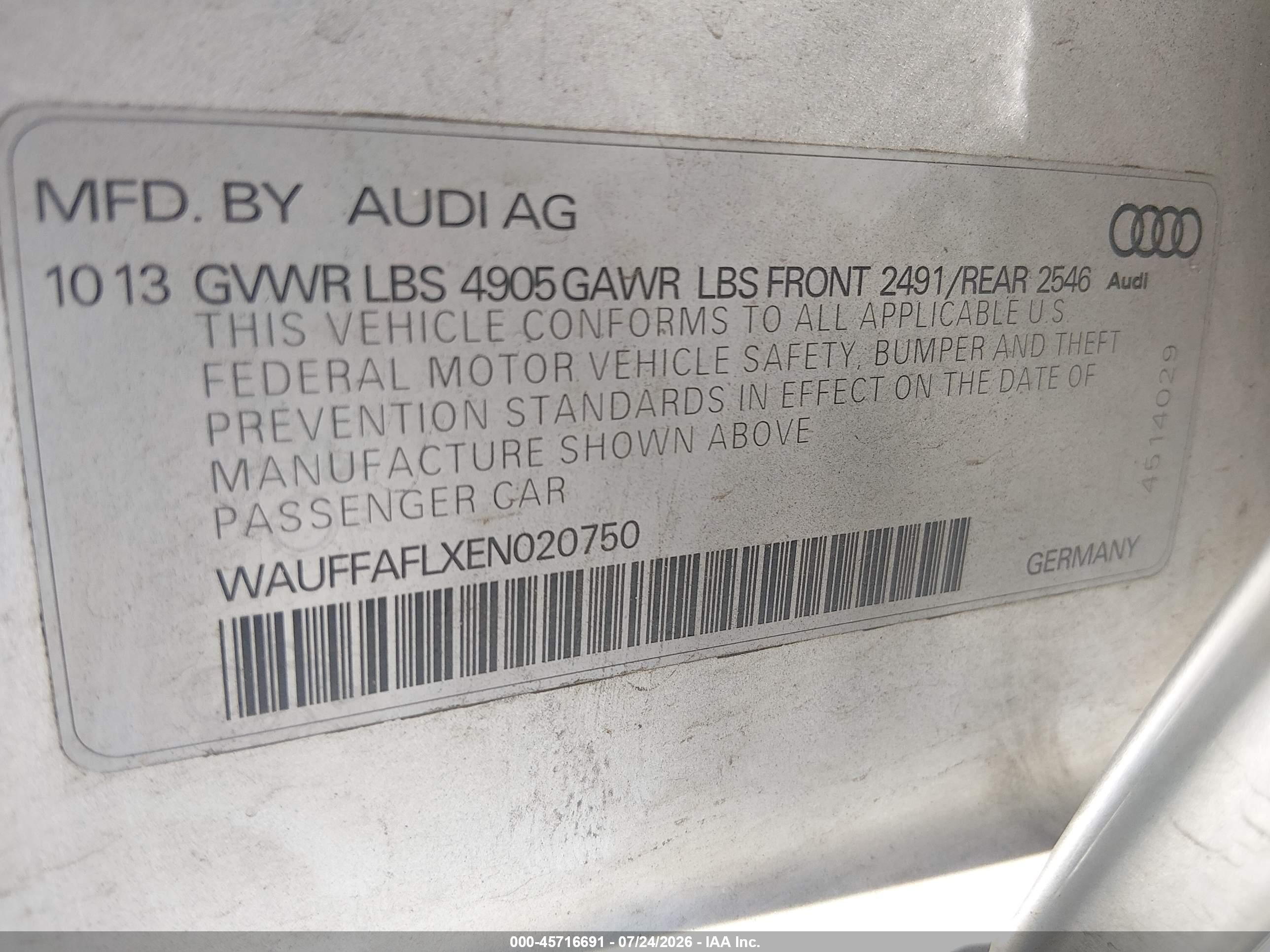 2014 Audi A4 2.0t Premium Серебряный vin: WAUFFAFLXEN020750