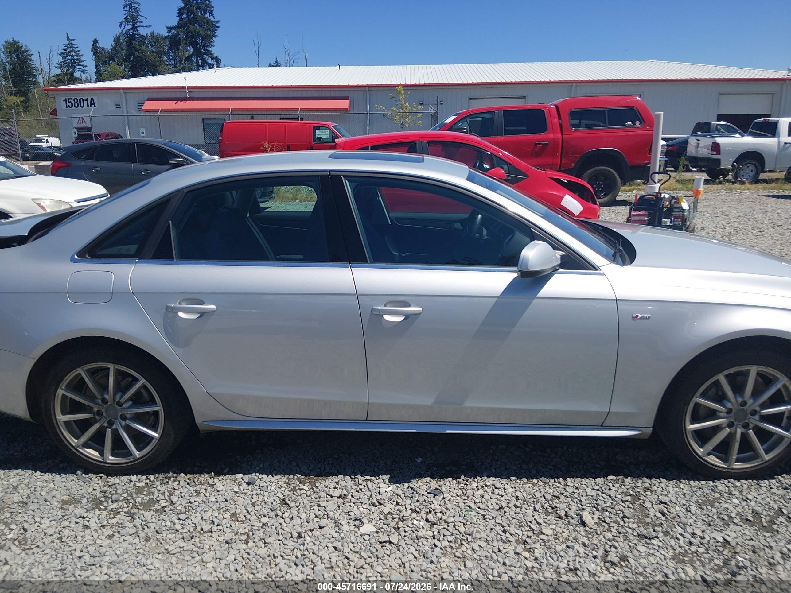 2014 Audi A4 2.0t Premium Серебряный vin: WAUFFAFLXEN020750