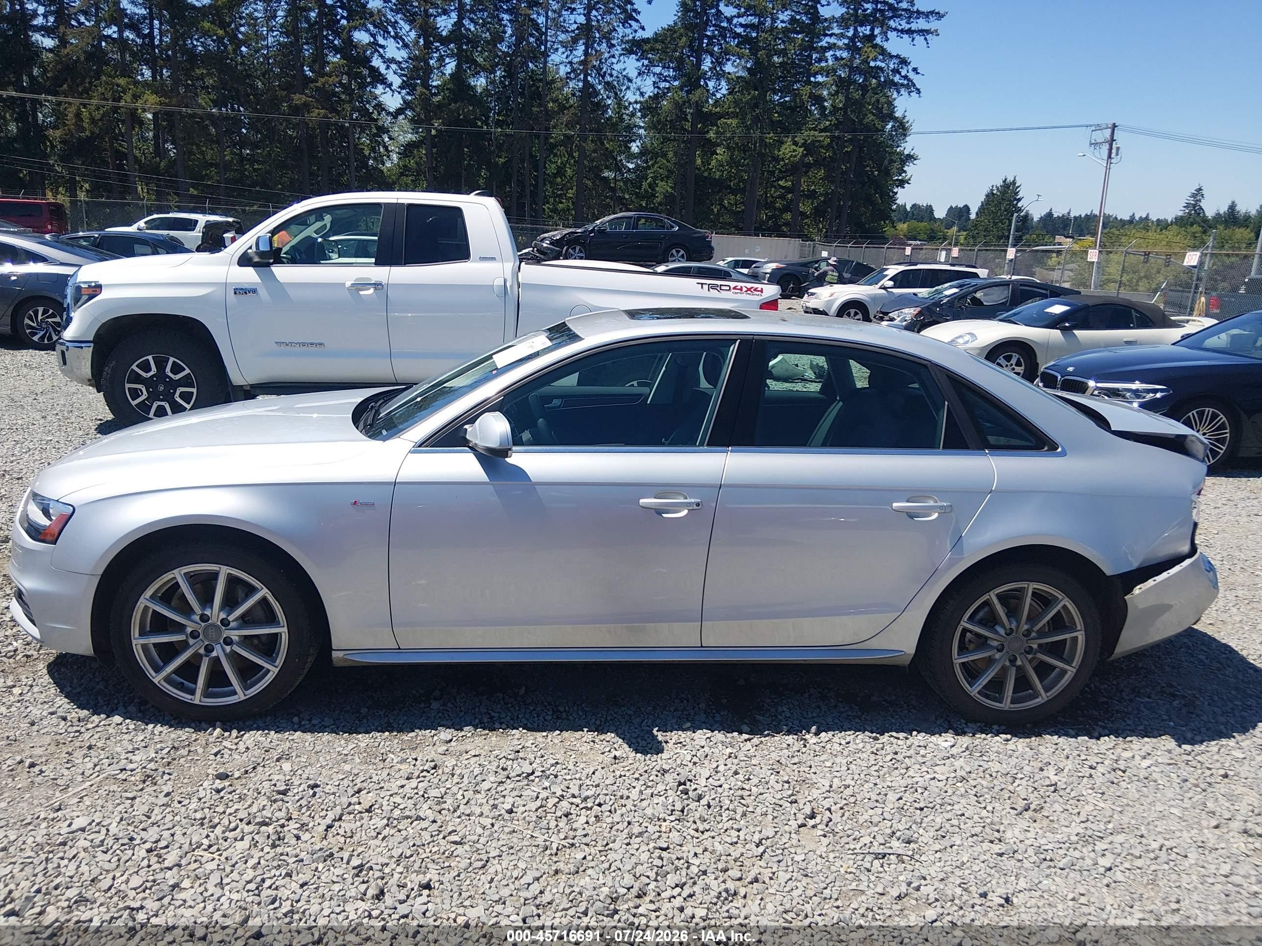 2014 Audi A4 2.0t Premium Серебряный vin: WAUFFAFLXEN020750