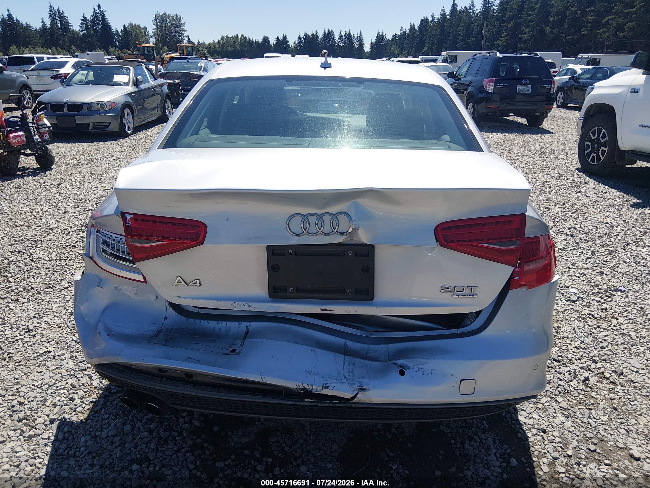 2014 Audi A4 2.0t Premium Серебряный vin: WAUFFAFLXEN020750