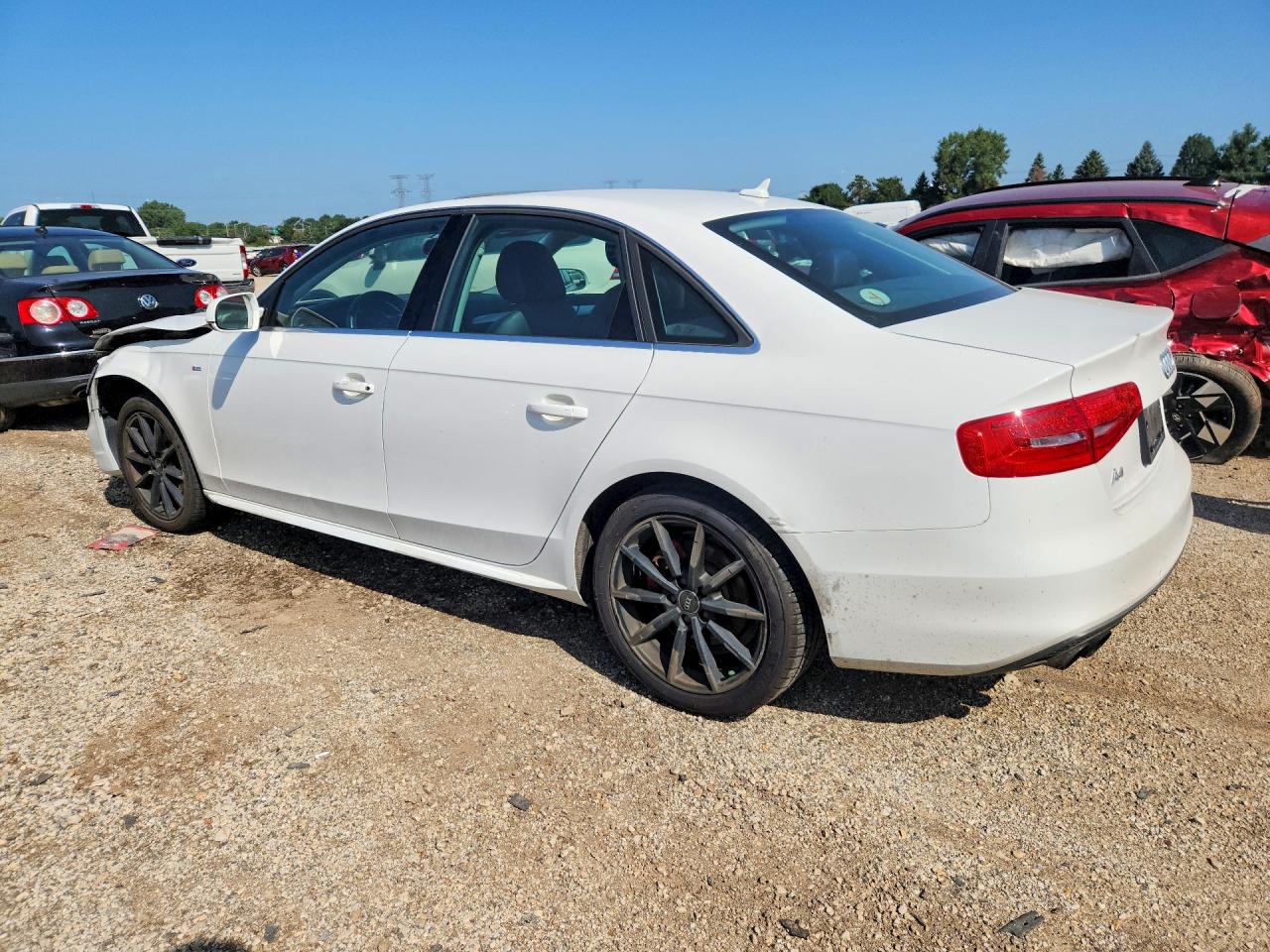 2015 Audi A4 Premium Plus White vin: WAUFFAFLXFN039574