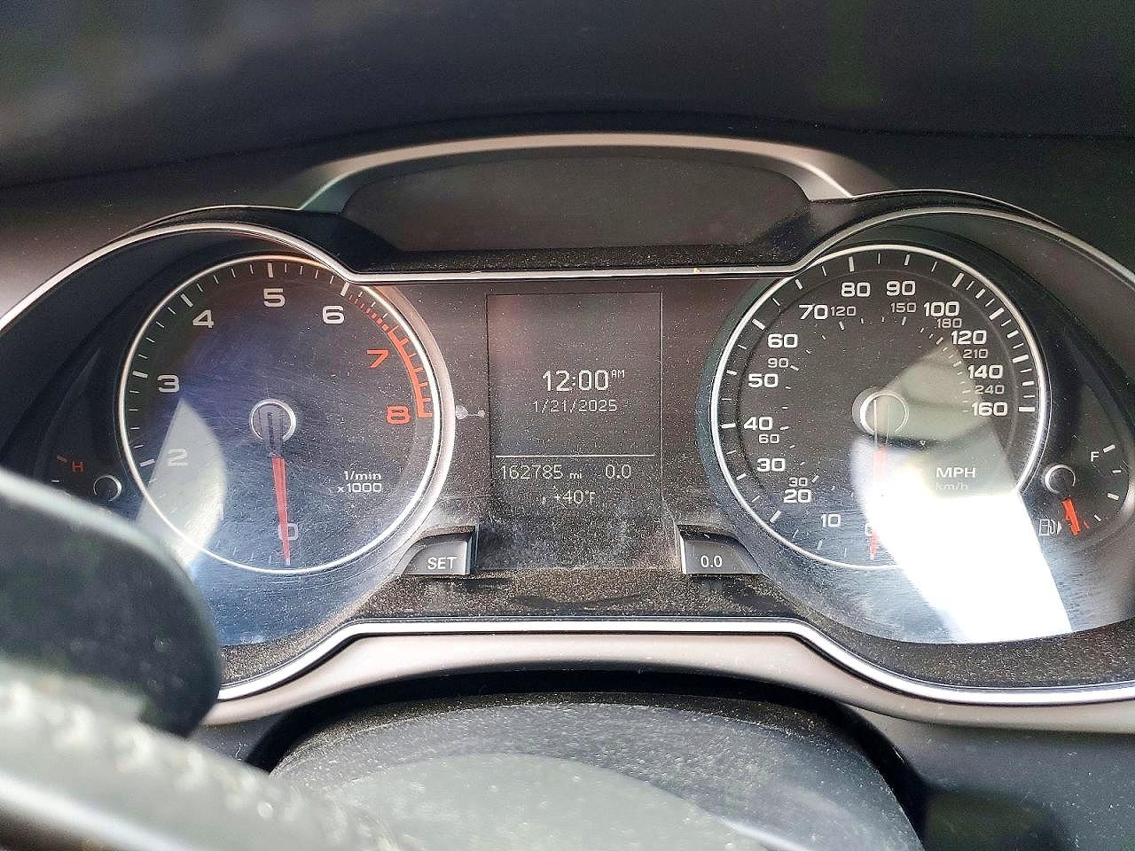 2014 Audi A4 Premium Plus Серебряный vin: WAUFFBFL3EN004301