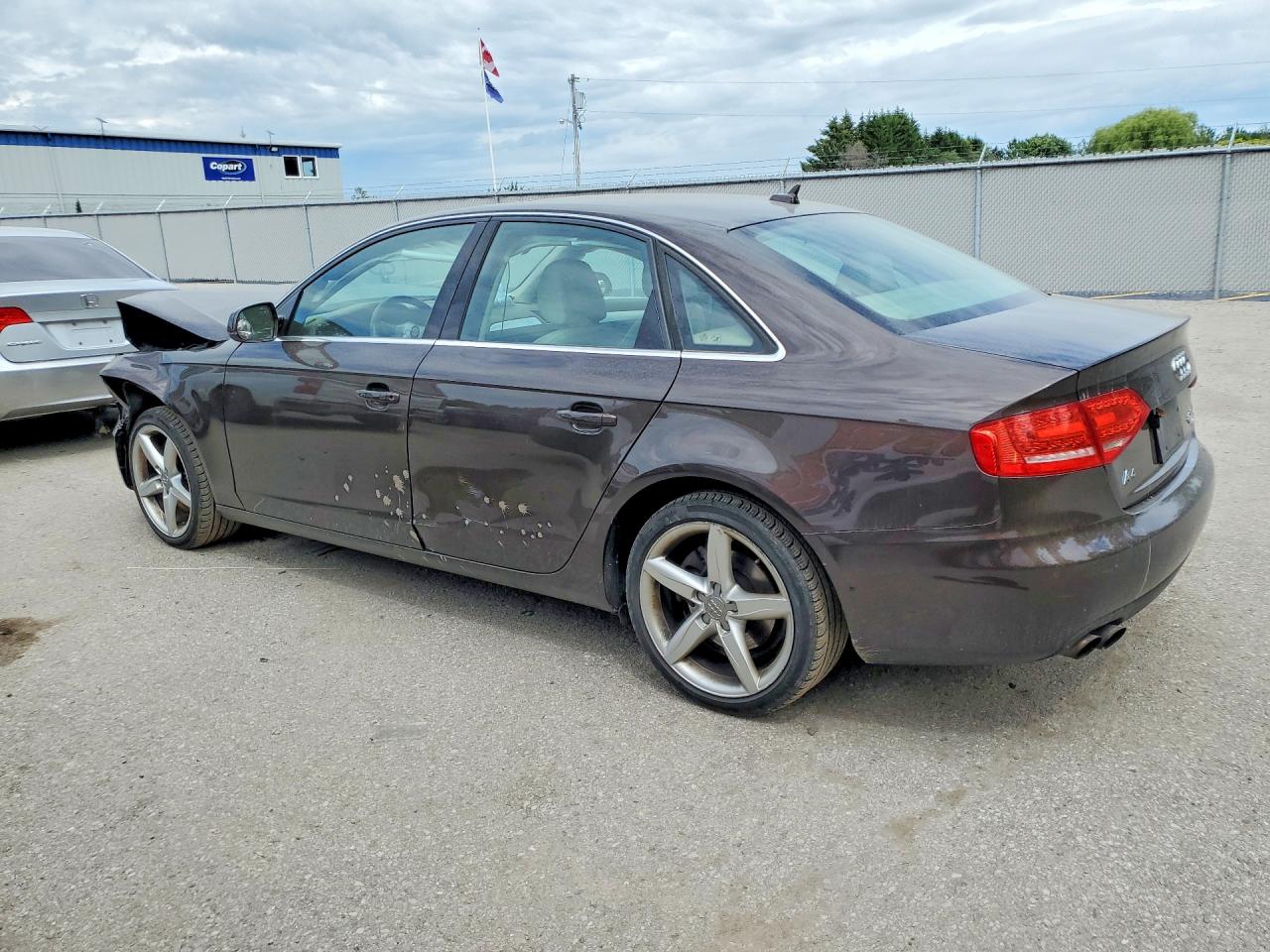 2011 Audi A4 Premium Plus Коричневый vin: WAUFFCFL2BA101997