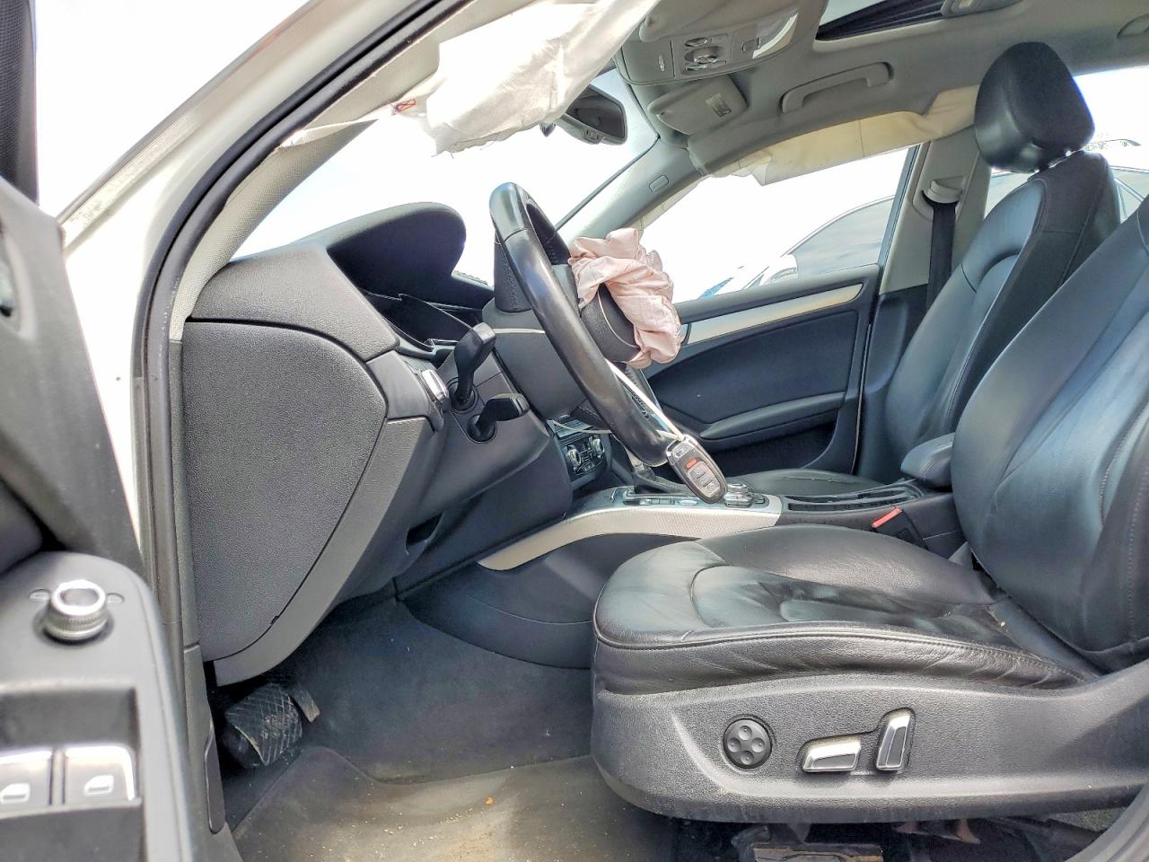 2014 Audi A4 Premium Plus Белый vin: WAUFFCFL4EN020576