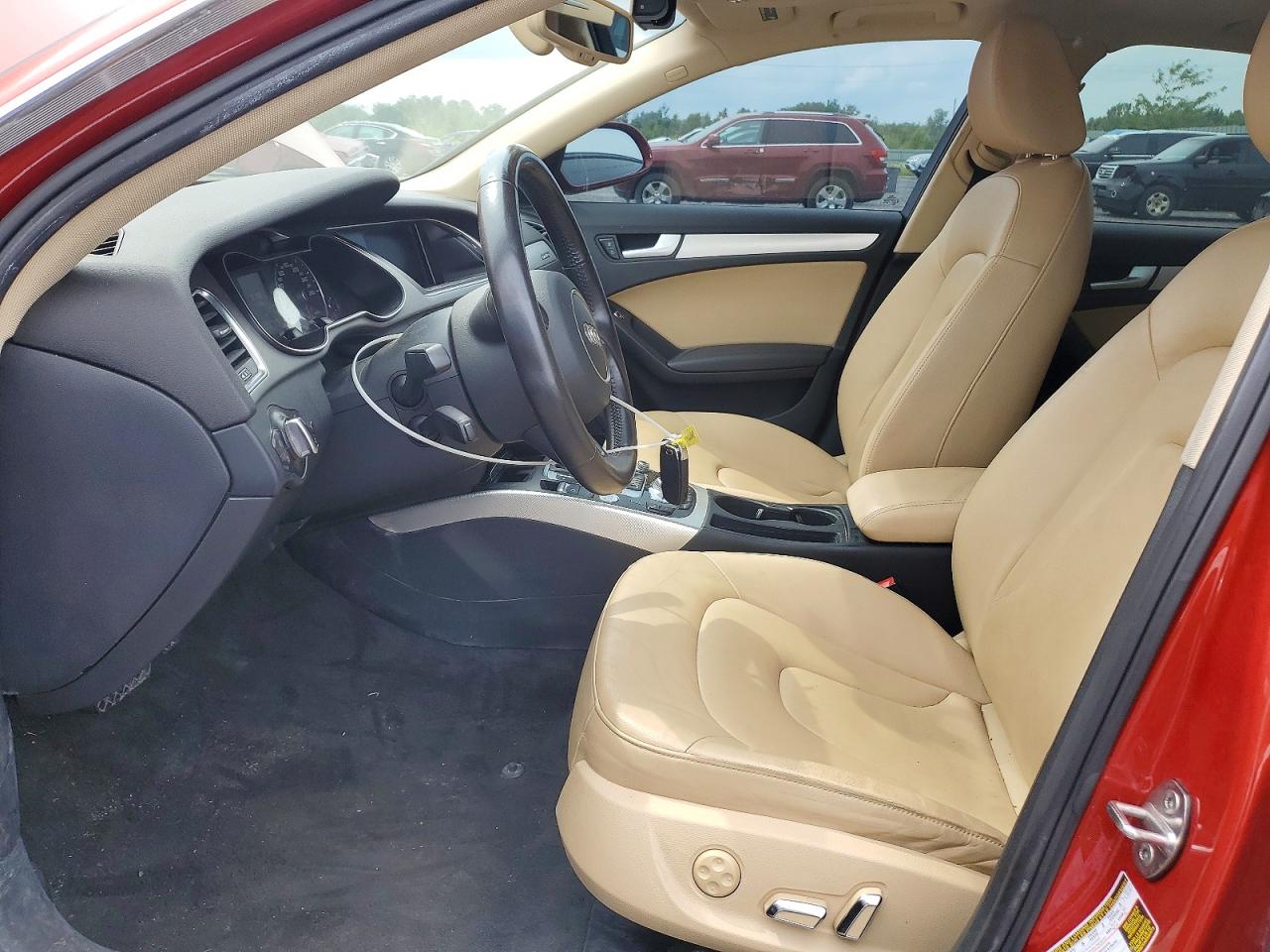 2014 Audi A4 Premium Plus Красный vin: WAUFFCFL5EN020330