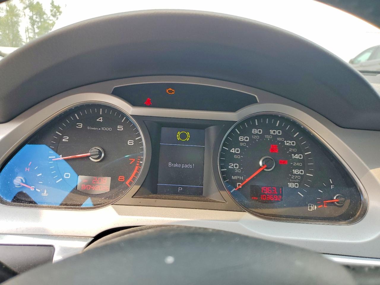 2010 Audi A6 Premium Plus Белый vin: WAUFGAFB3AN025089