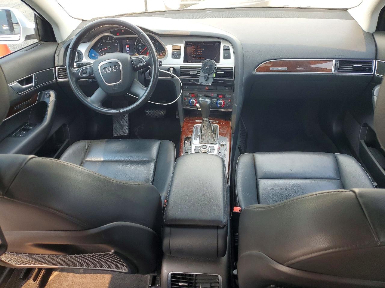 2010 Audi A6 Premium Plus Белый vin: WAUFGAFB3AN025089