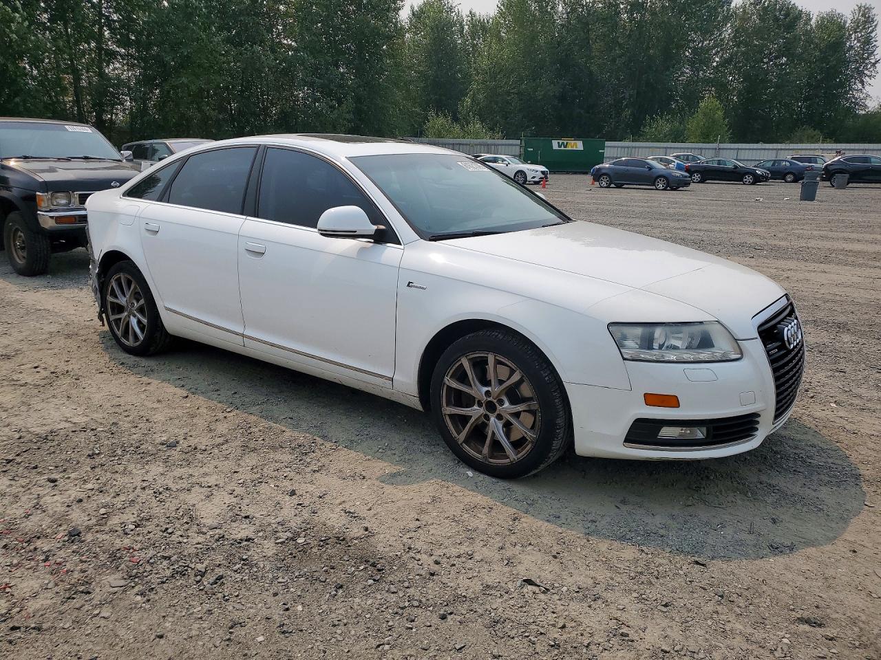 2010 Audi A6 Premium Plus Белый vin: WAUFGAFB3AN025089