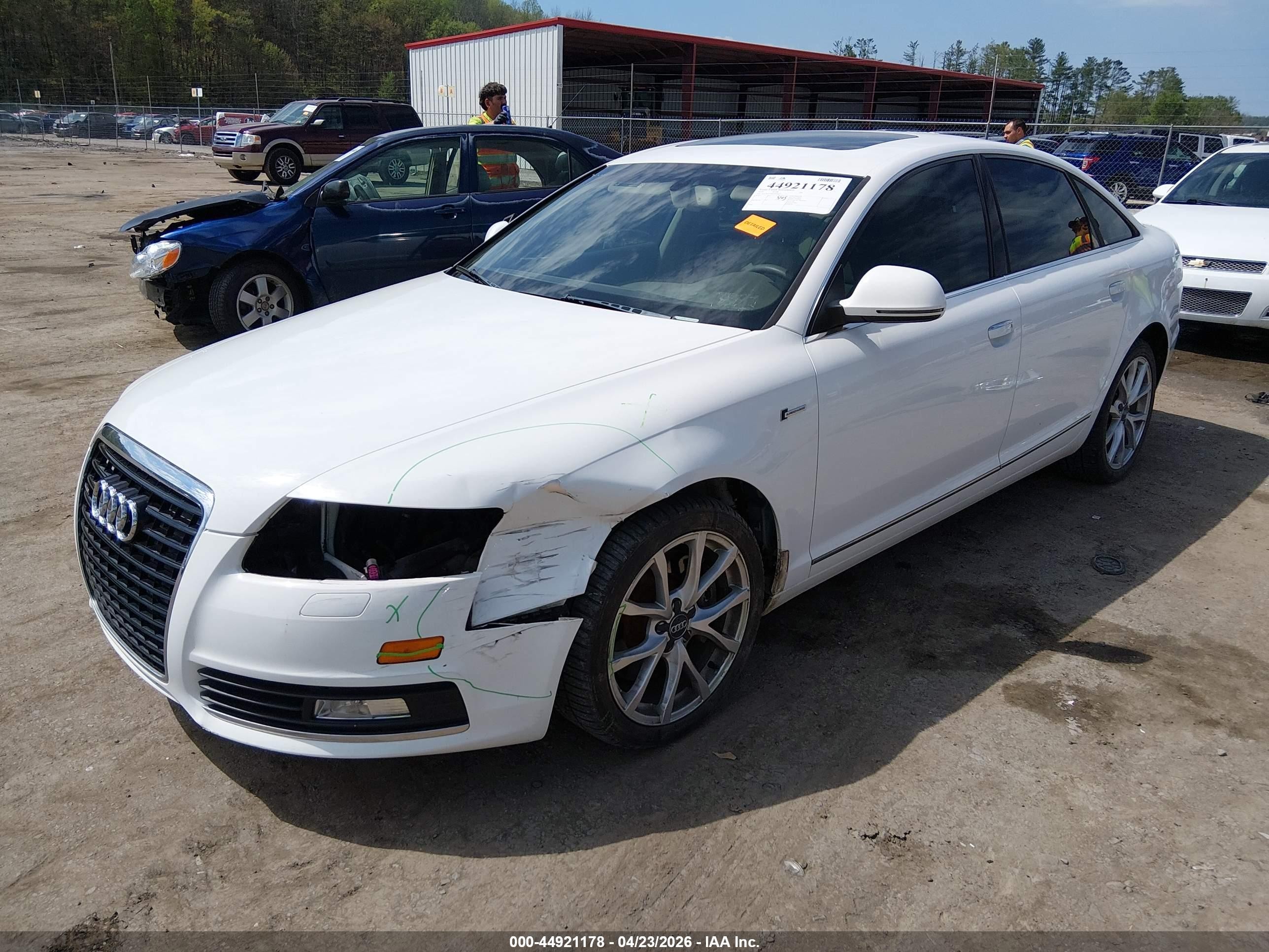 2010 Audi A6 3.0 Premium Белый vin: WAUFGAFB6AN063657