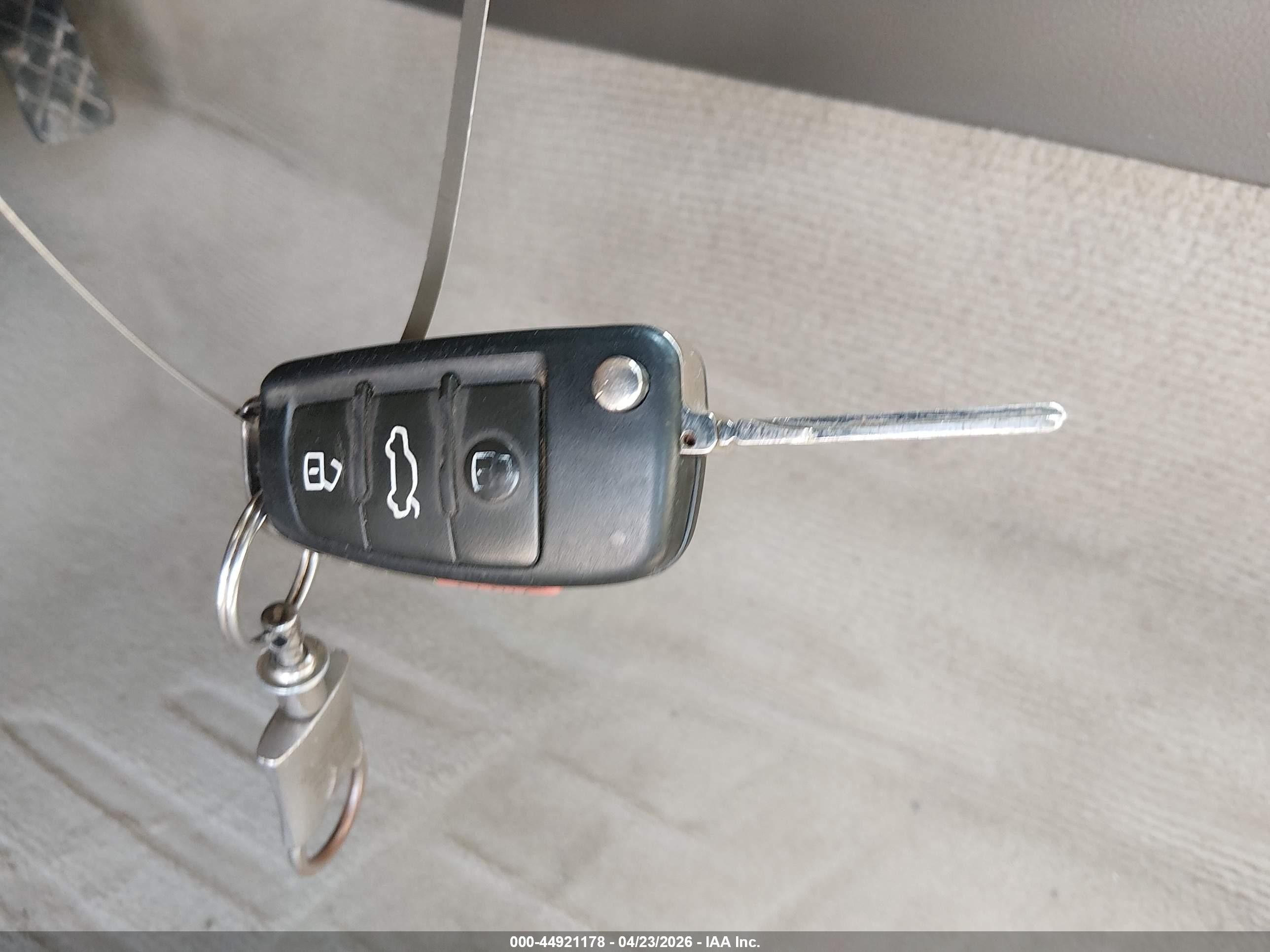 2010 Audi A6 3.0 Premium Белый vin: WAUFGAFB6AN063657