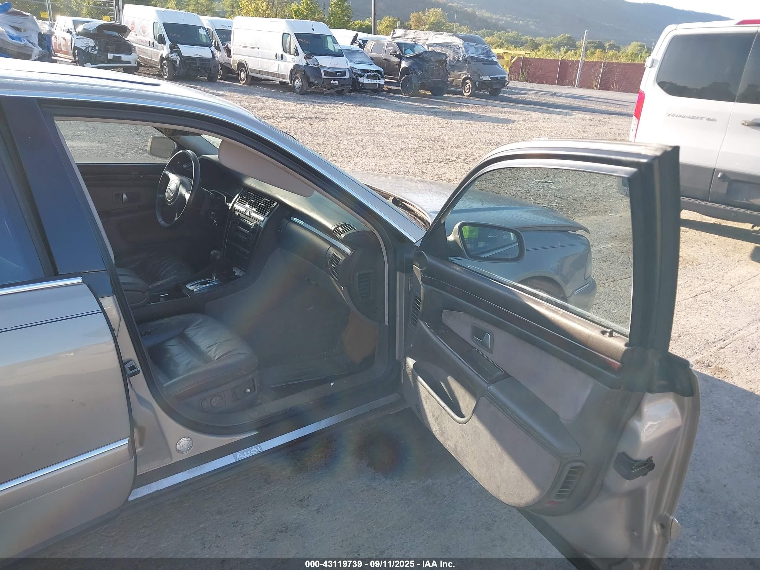 2000 Audi A8 4.2/4.2 (a5) Champagne vin: WAUFL54D6YN001418