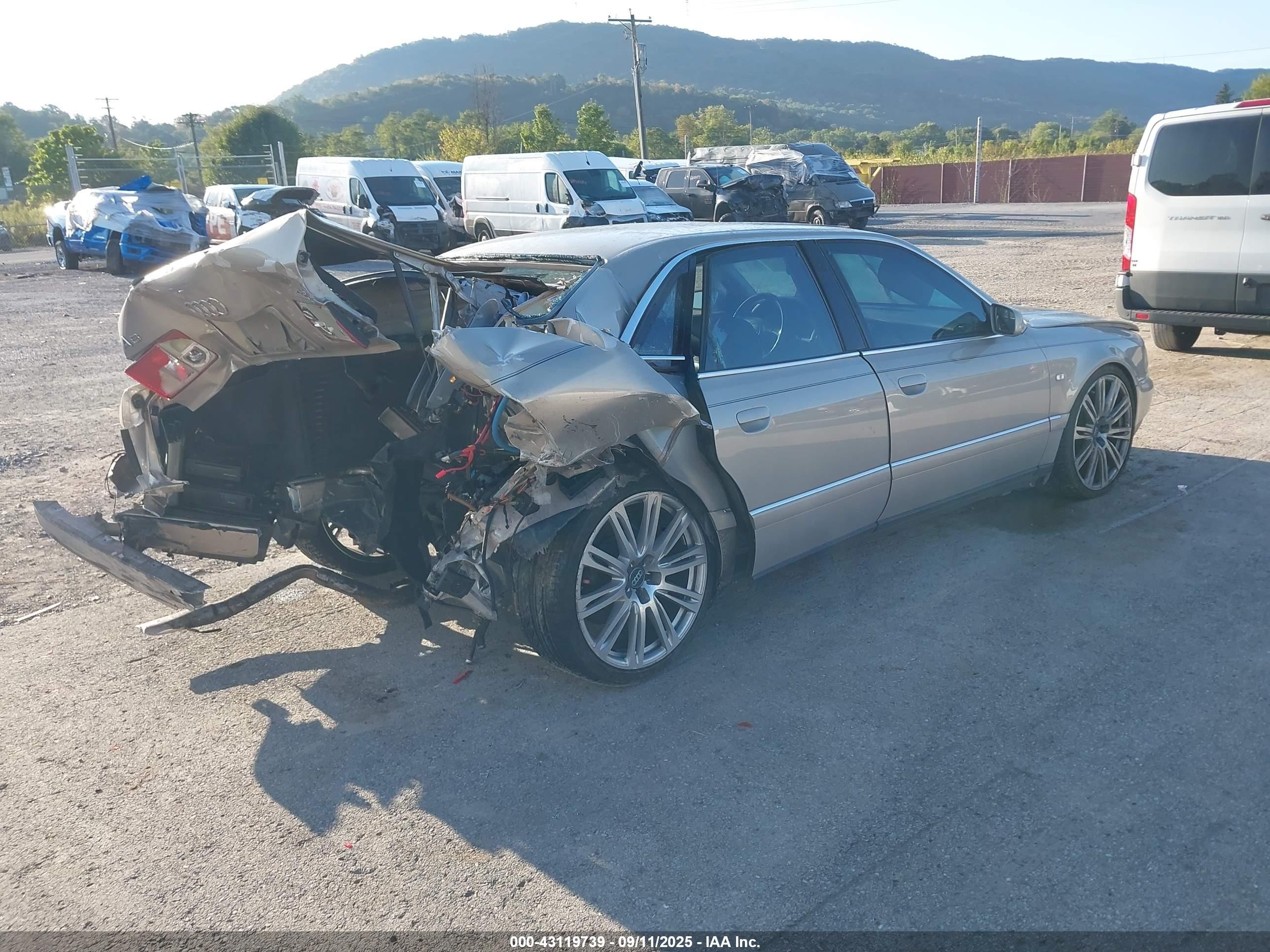 2000 Audi A8 4.2/4.2 (a5) Champagne vin: WAUFL54D6YN001418