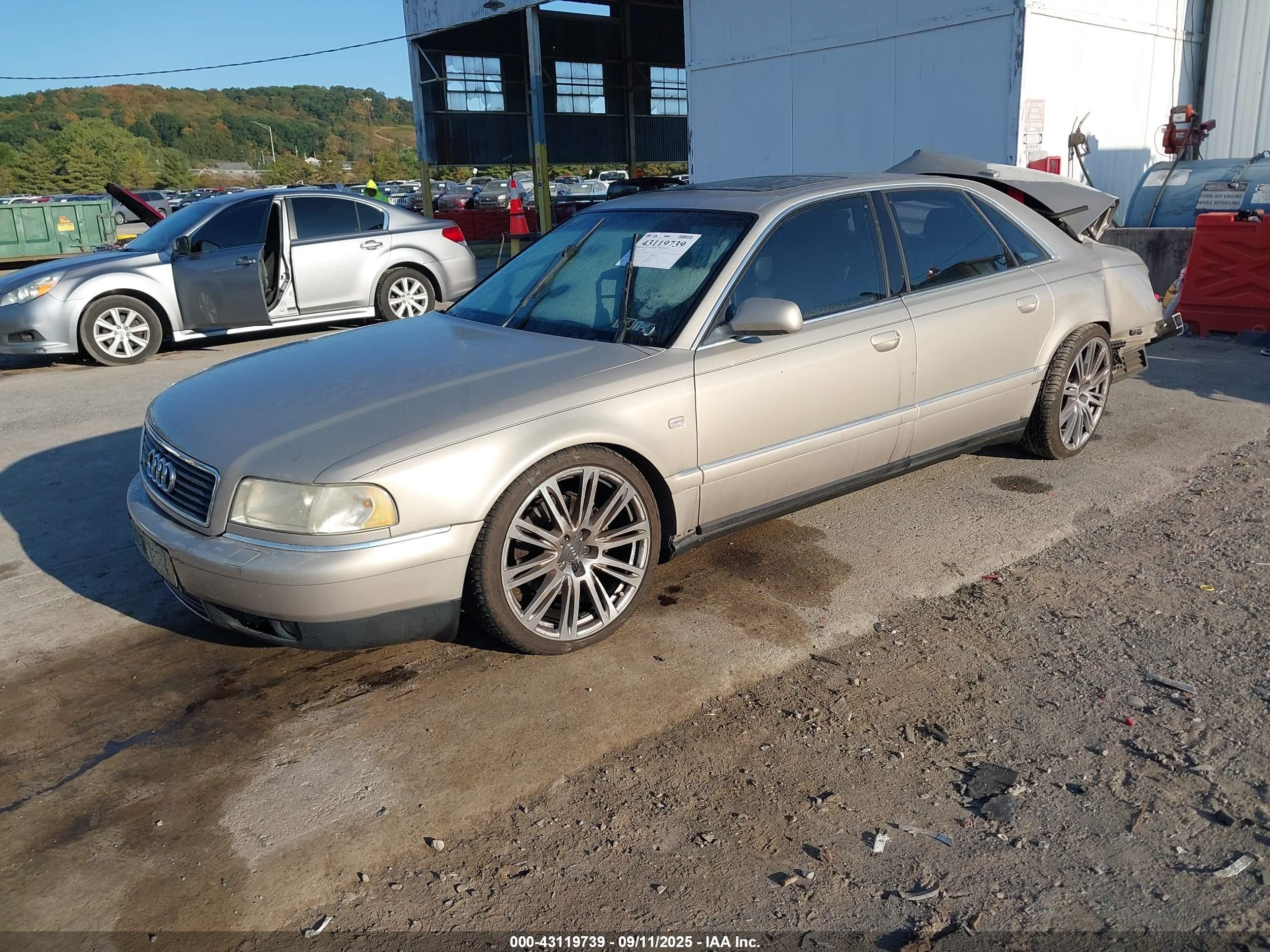 2000 Audi A8 4.2/4.2 (a5) Champagne vin: WAUFL54D6YN001418