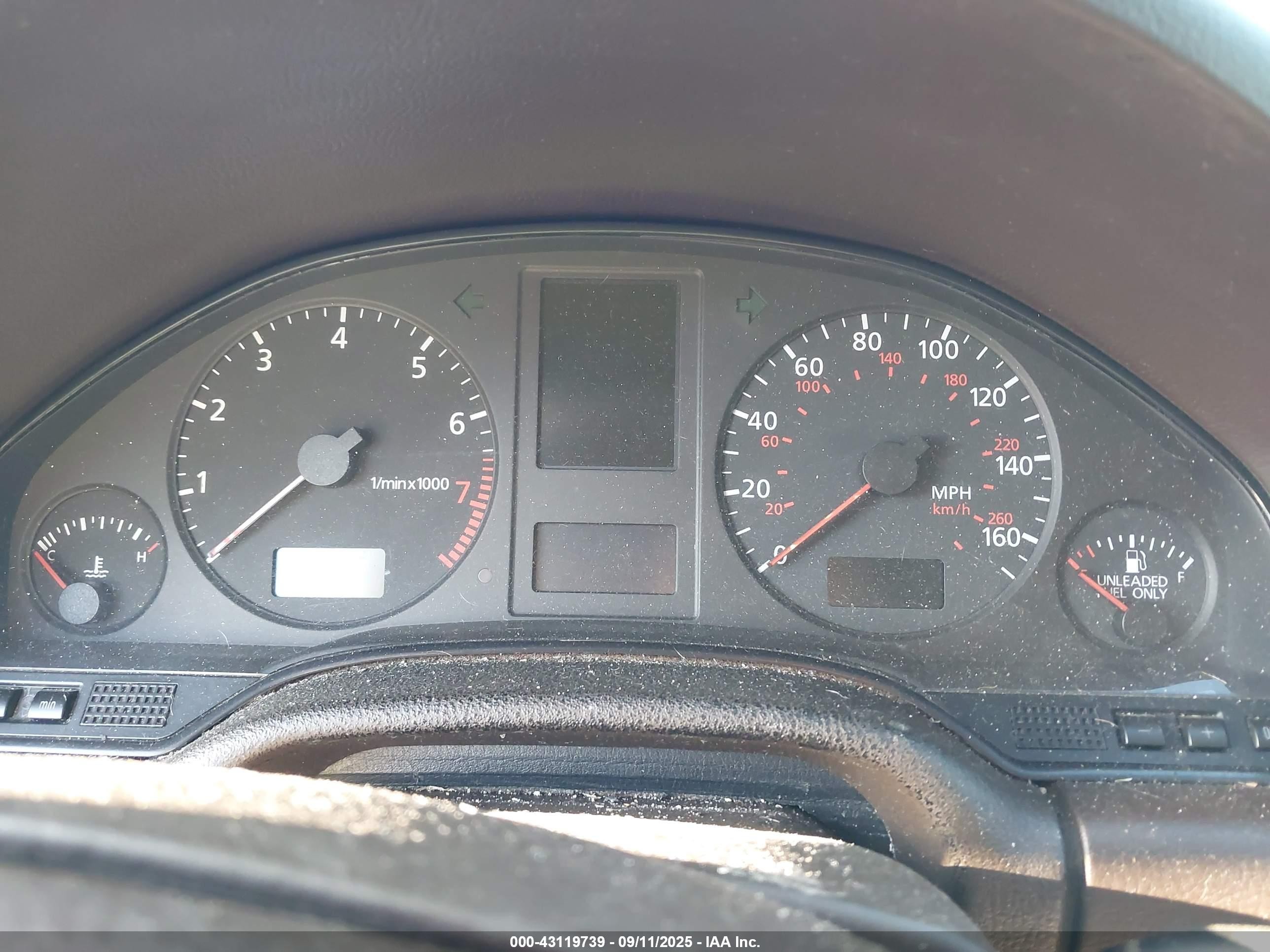 2000 Audi A8 4.2/4.2 (a5) Champagne vin: WAUFL54D6YN001418