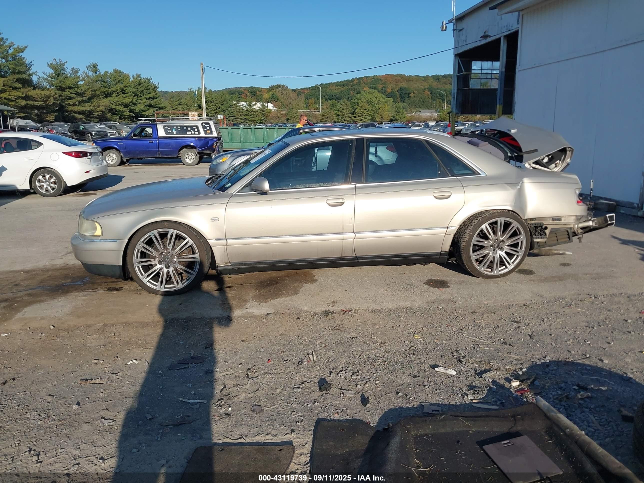 2000 Audi A8 4.2/4.2 (a5) Champagne vin: WAUFL54D6YN001418