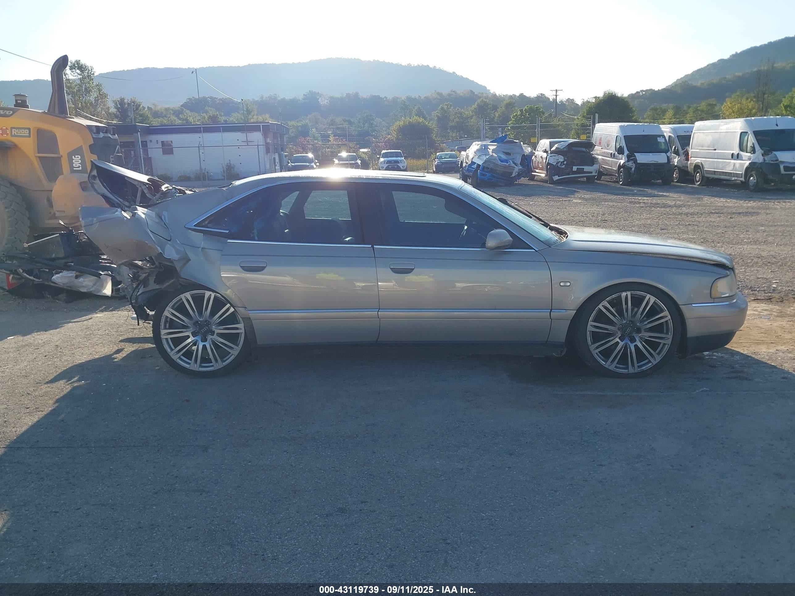 2000 Audi A8 4.2/4.2 (a5) Champagne vin: WAUFL54D6YN001418