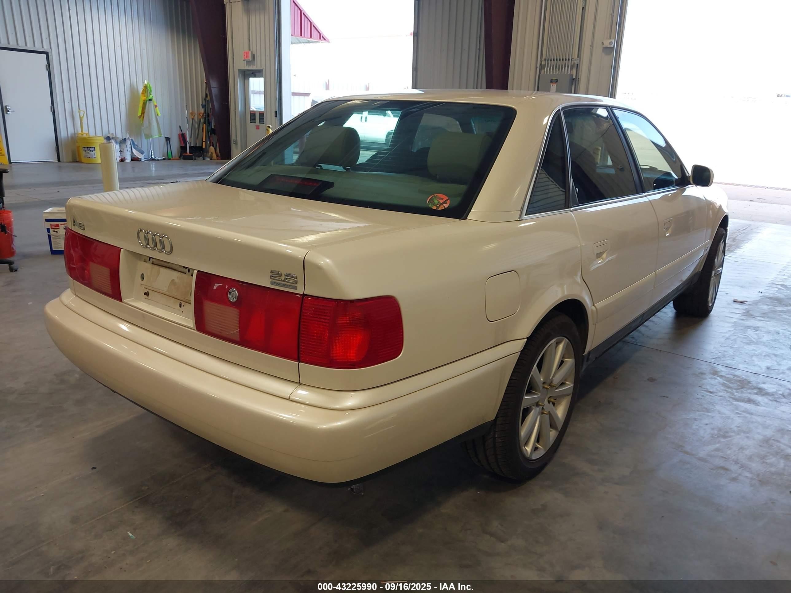 1997 Audi A6   Белый vin: WAUGA84A5VN061994