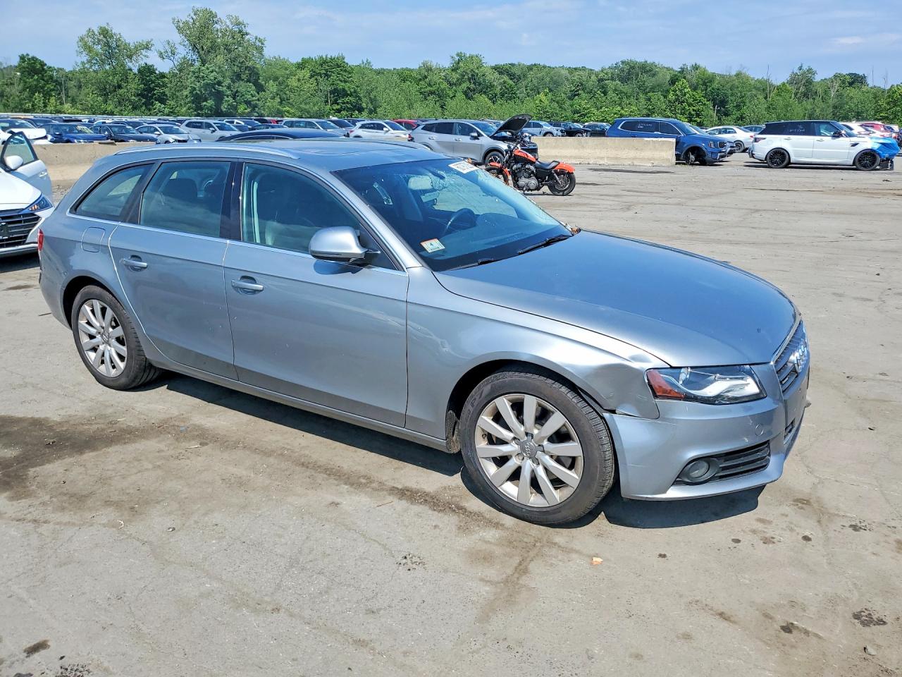 2009 Audi A4 Premium Plus Серебряный vin: WAUGF78K49A209287