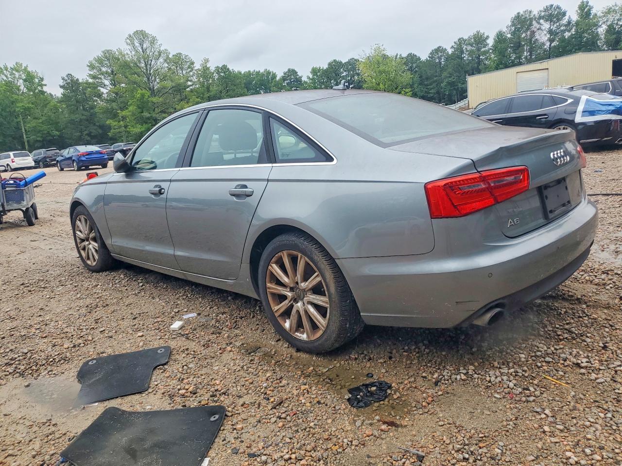 2013 Audi A6 Premium Plus Серебряный vin: WAUGFAFC2DN082808
