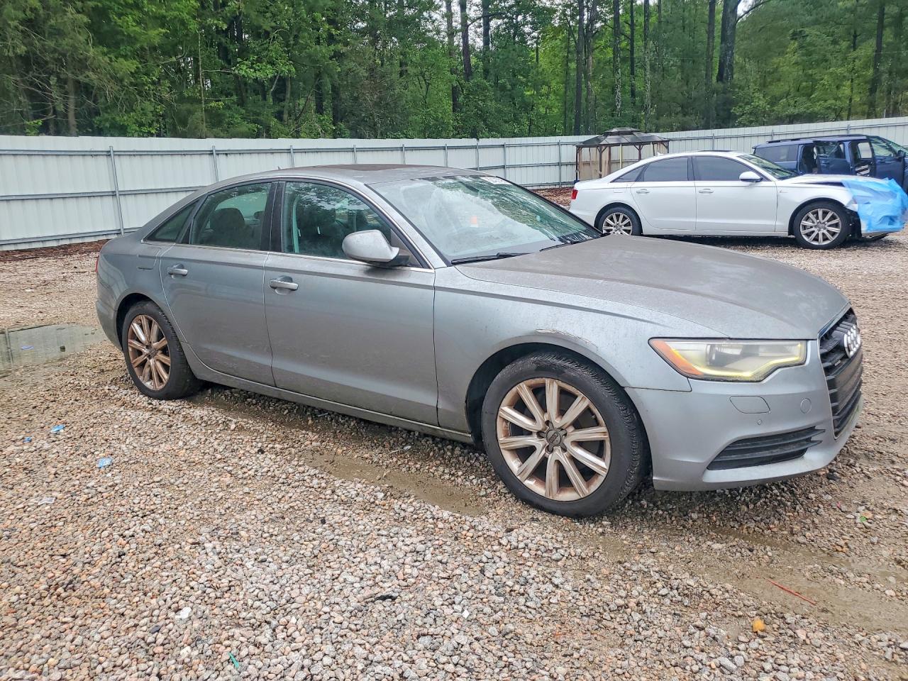 2013 Audi A6 Premium Plus Серебряный vin: WAUGFAFC2DN082808
