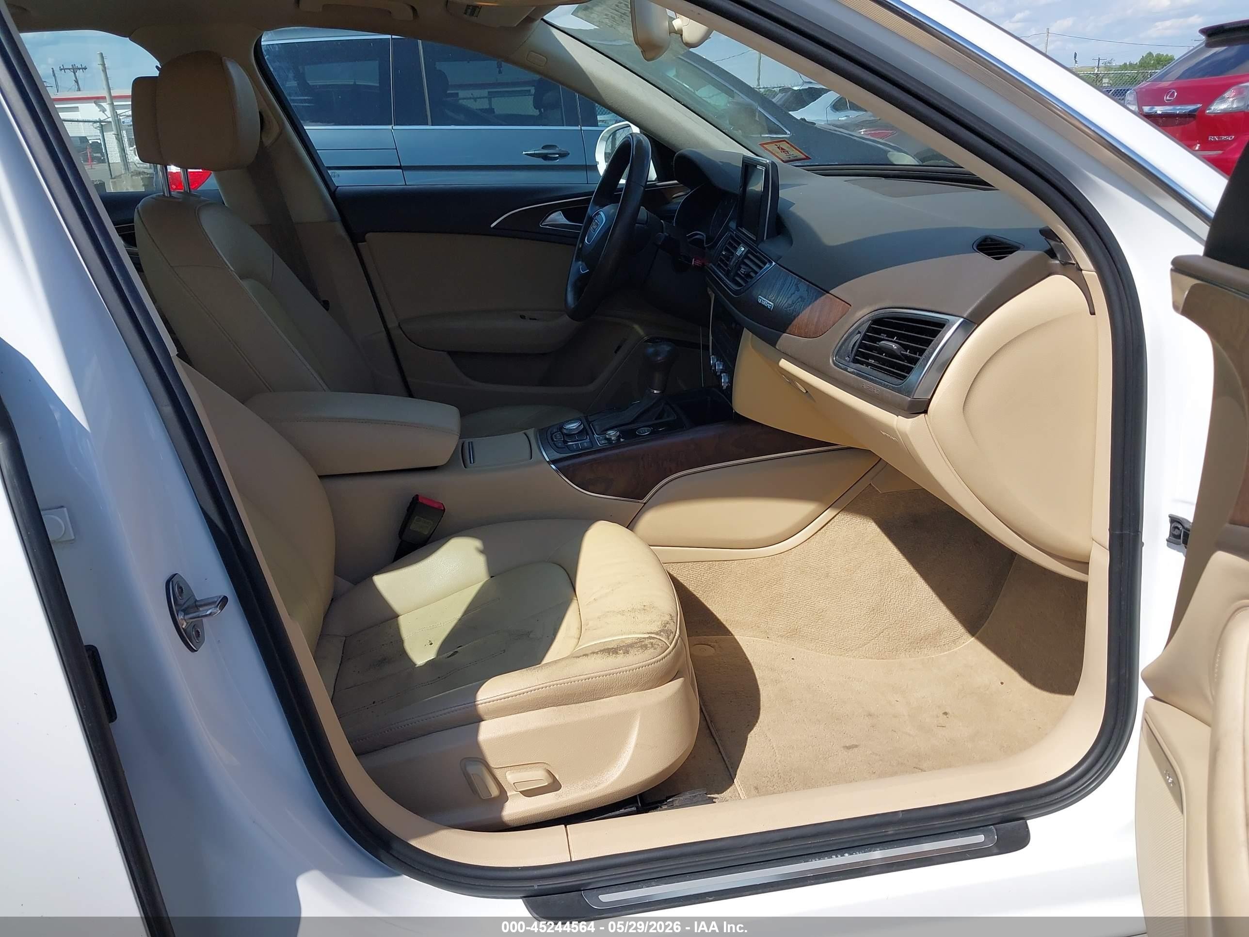 2014 Audi A6 2.0t Premium Белый vin: WAUGFAFC9EN039942