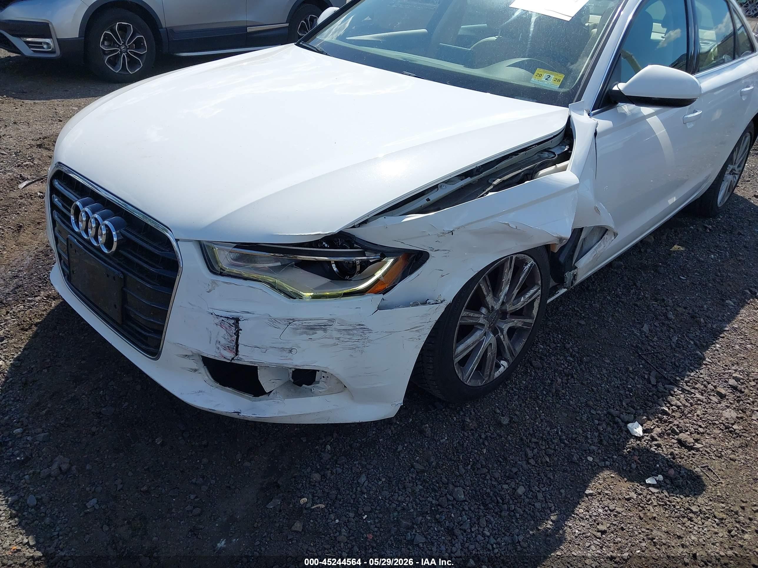 2014 Audi A6 2.0t Premium Белый vin: WAUGFAFC9EN039942