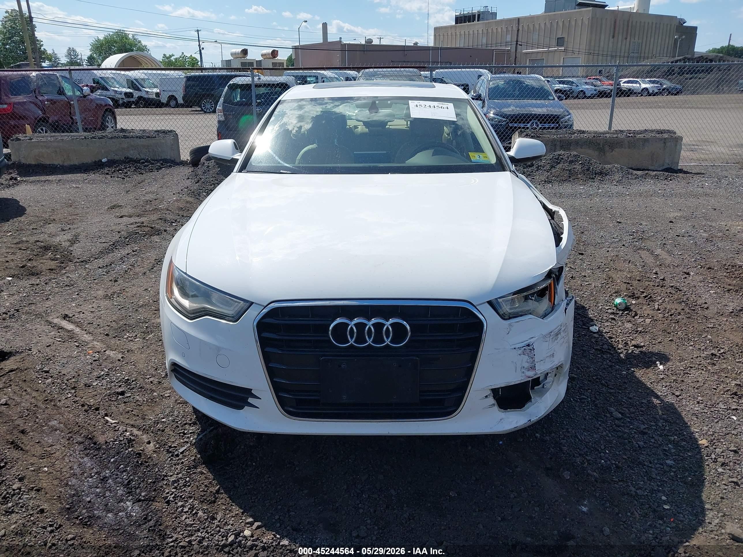 2014 Audi A6 2.0t Premium Белый vin: WAUGFAFC9EN039942
