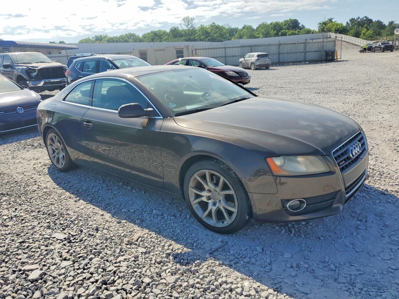 2011 Audi A5 Premium Tan vin: WAUGFAFR9BA051239