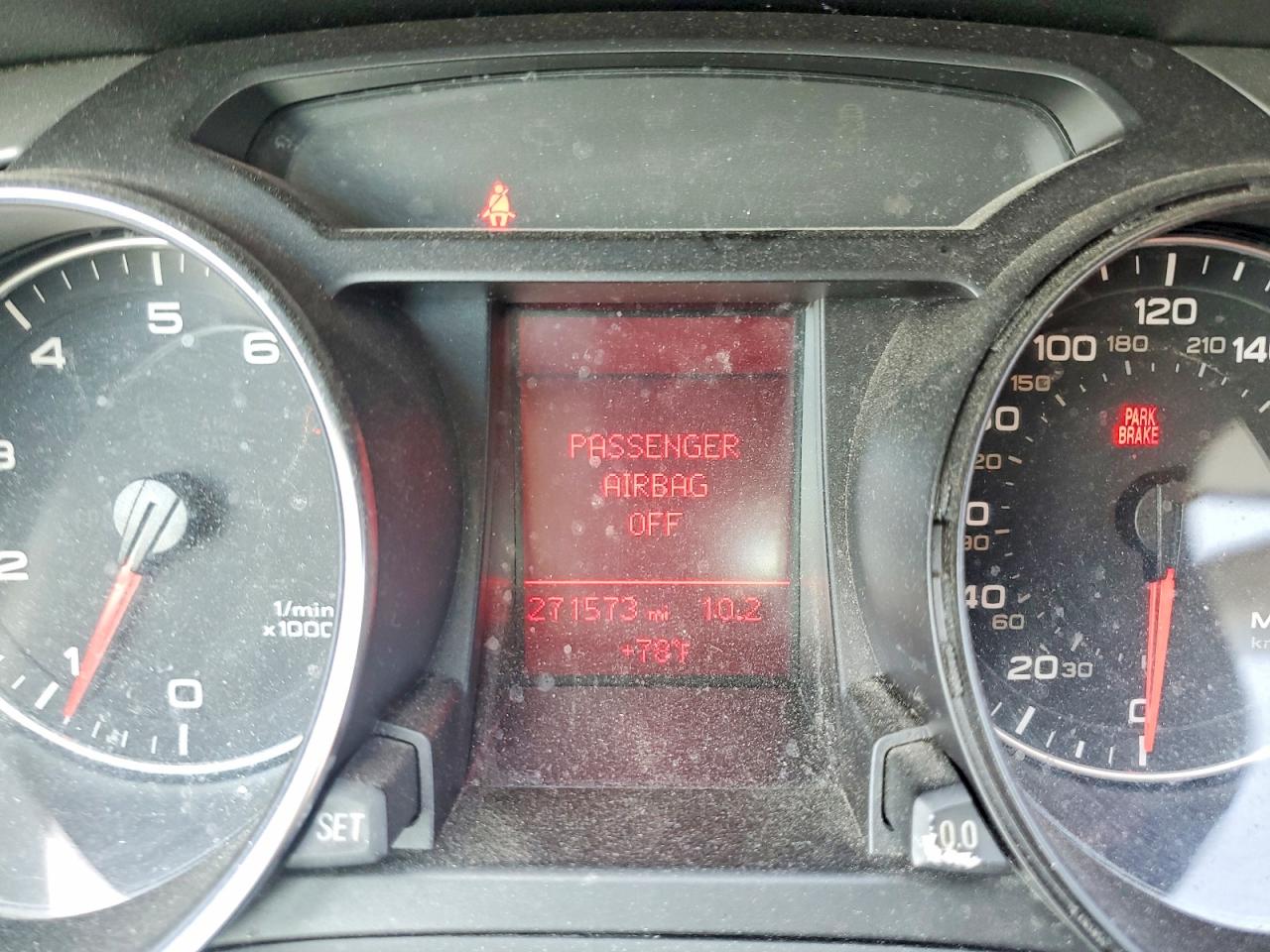 2011 Audi A5 Premium Tan vin: WAUGFAFR9BA051239