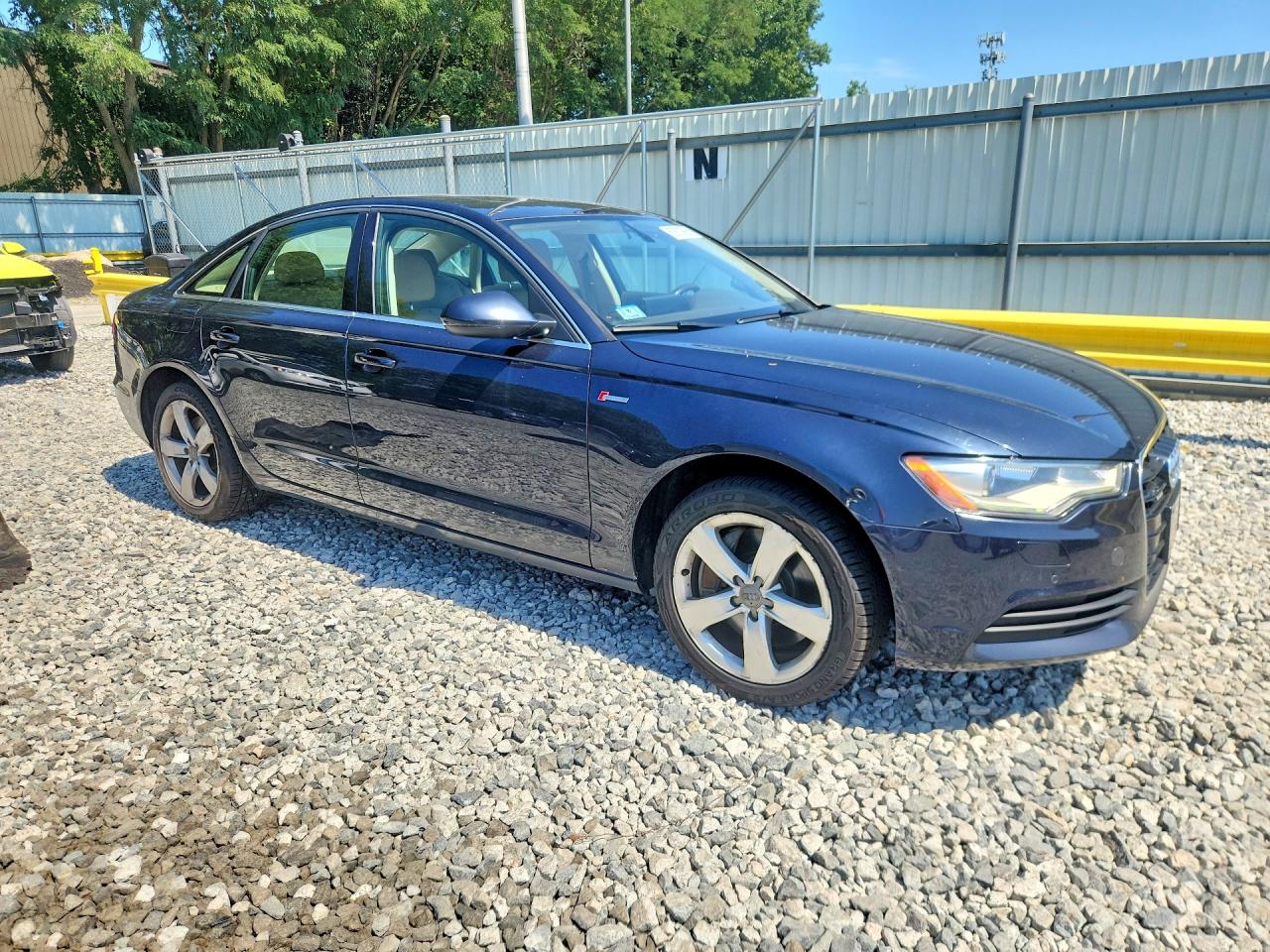 2012 Audi A6 Premium Plus Blue vin: WAUGGAFC5CN094933
