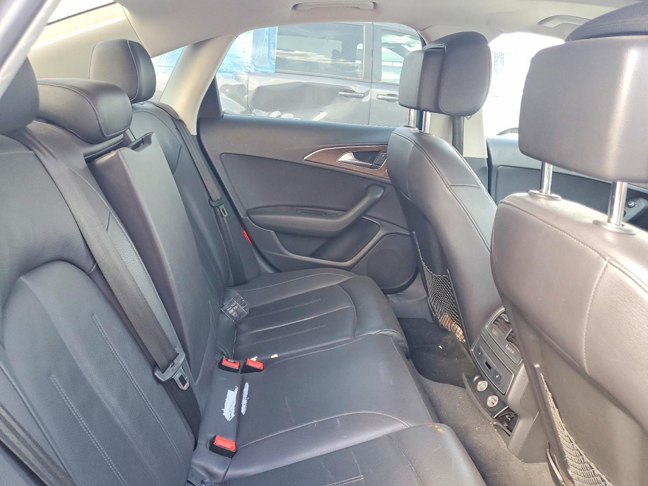 2012 Audi A6 Premium Plus White vin: WAUGGAFC8CN058573