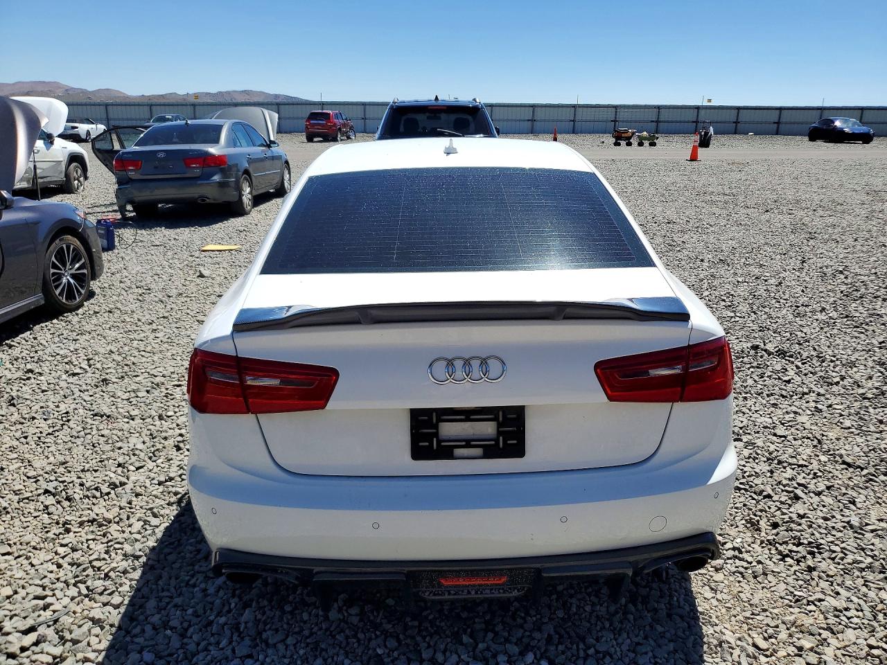 2012 Audi A6 Premium Plus White vin: WAUGGAFC8CN069234